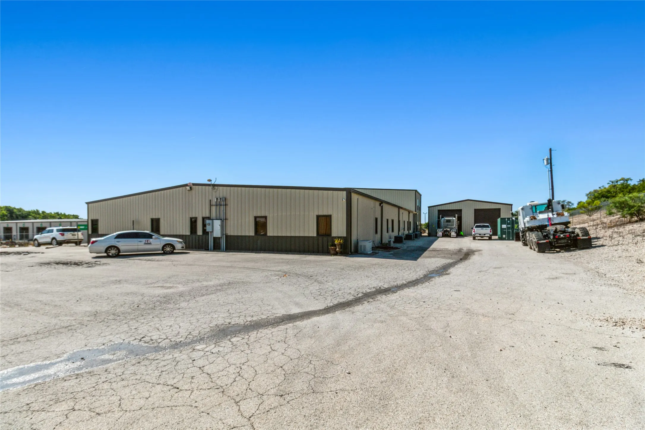 Industrial For Rent in Parker County , 1995 Ranger Highway, Weatherford, Texas 76088, 0, 0, Garage spaces, 0 Sqft, built in 2011, mls#21371177, Real Estate Agent in Weatherford, Homes For Rent in Parker county, Homes For Rent in Weatherford, Realtor in Weatherford Texas, Real Estate Brokerage Independent Realty Texas, Luminita Cordes Realtor