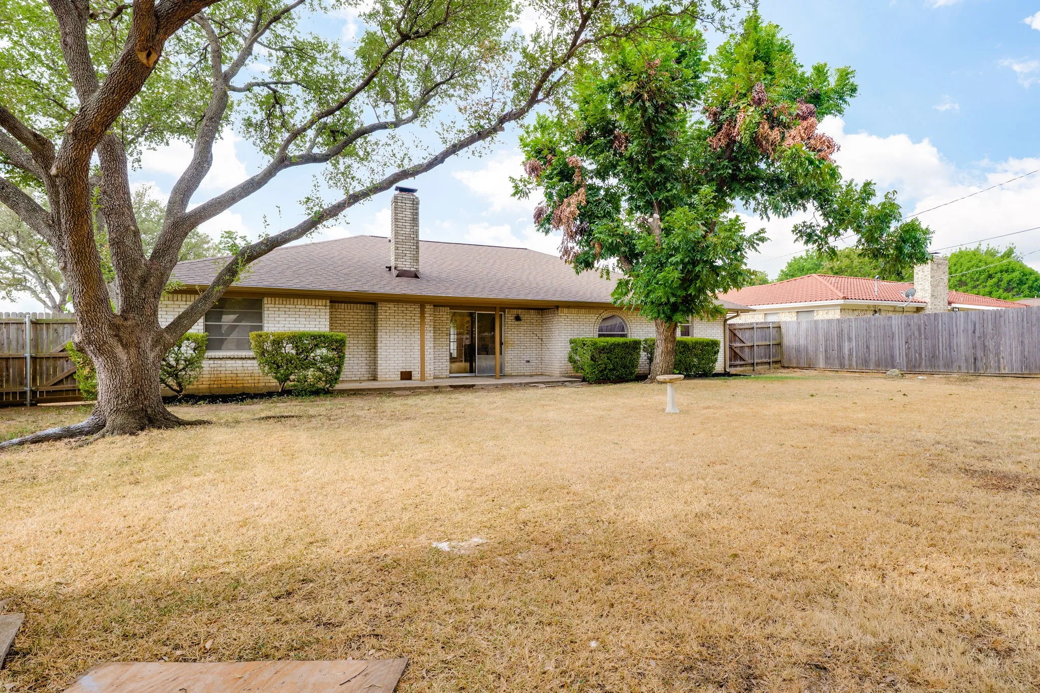 Single Family Residence For Sale in Tarrant County , 3204 Ashford Avenue, Fort Worth, Texas 76133, 3 Bedroom, 2 Bathroom, 2 Garage spaces, 1,588 Sqft, built in 1975, mls#21375253, Real Estate Agent in Fort Worth, Homes For Sale in Tarrant county, Homes For Sale in Fort Worth, Realtor in Fort Worth Texas, Real Estate Brokerage Independent Realty Texas, Luminita Cordes Realtor