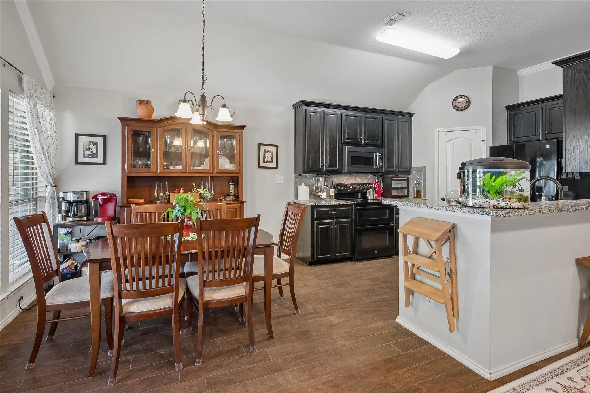 Single Family Residence For Sale in Rockwall County , 8821 Davis Street, Rowlett, Texas 75088, 4 Bedroom, 2 Bathroom, 2 Garage spaces, 1,953 Sqft, built in 2017, mls#21377939, Real Estate Agent in Rowlett, Homes For Sale in Rockwall county, Homes For Sale in Rowlett, Realtor in Rowlett Texas, Real Estate Brokerage Independent Realty Texas, Luminita Cordes Realtor