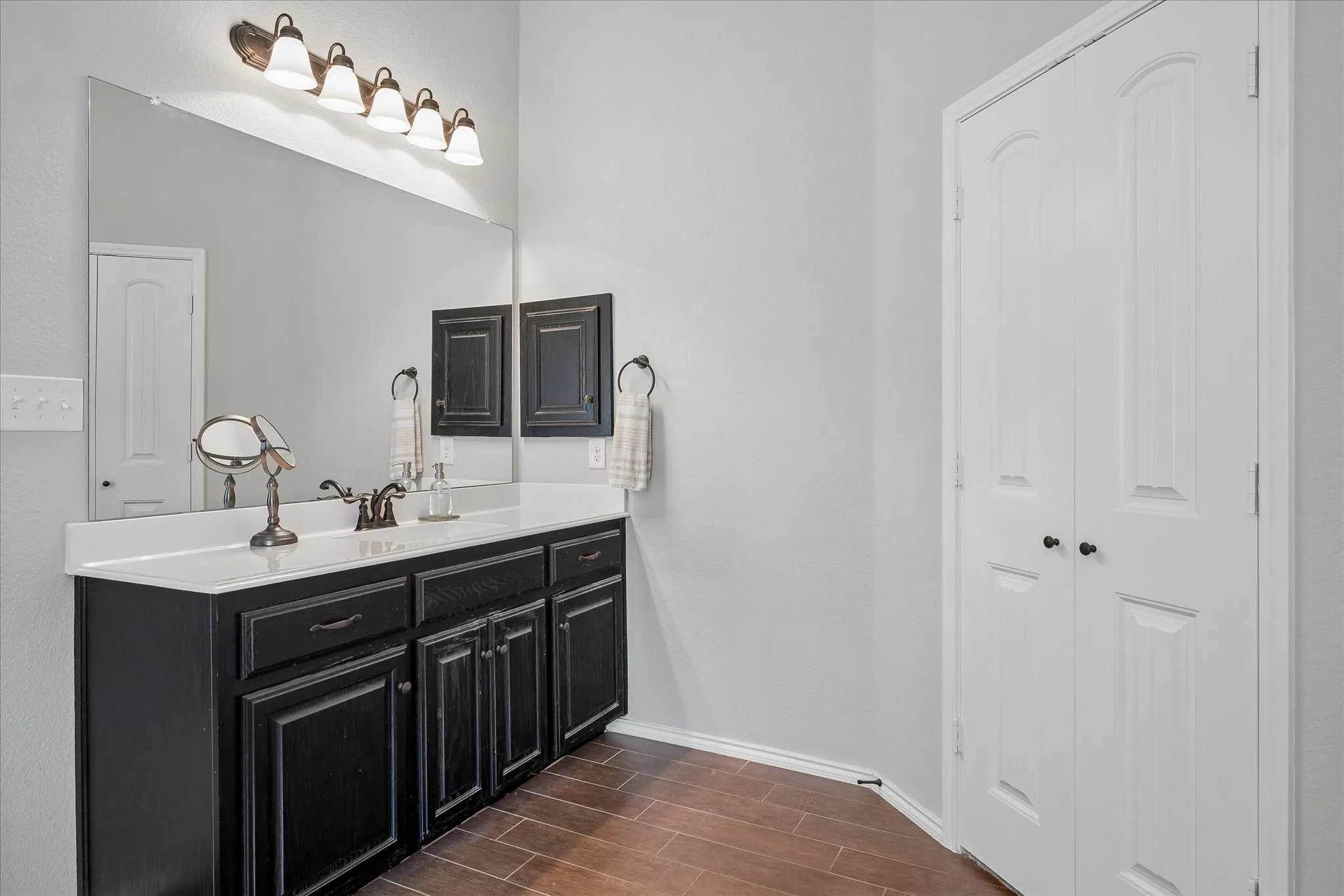 Single Family Residence For Sale in Rockwall County , 8821 Davis Street, Rowlett, Texas 75088, 4 Bedroom, 2 Bathroom, 2 Garage spaces, 1,953 Sqft, built in 2017, mls#21377939, Real Estate Agent in Rowlett, Homes For Sale in Rockwall county, Homes For Sale in Rowlett, Realtor in Rowlett Texas, Real Estate Brokerage Independent Realty Texas, Luminita Cordes Realtor