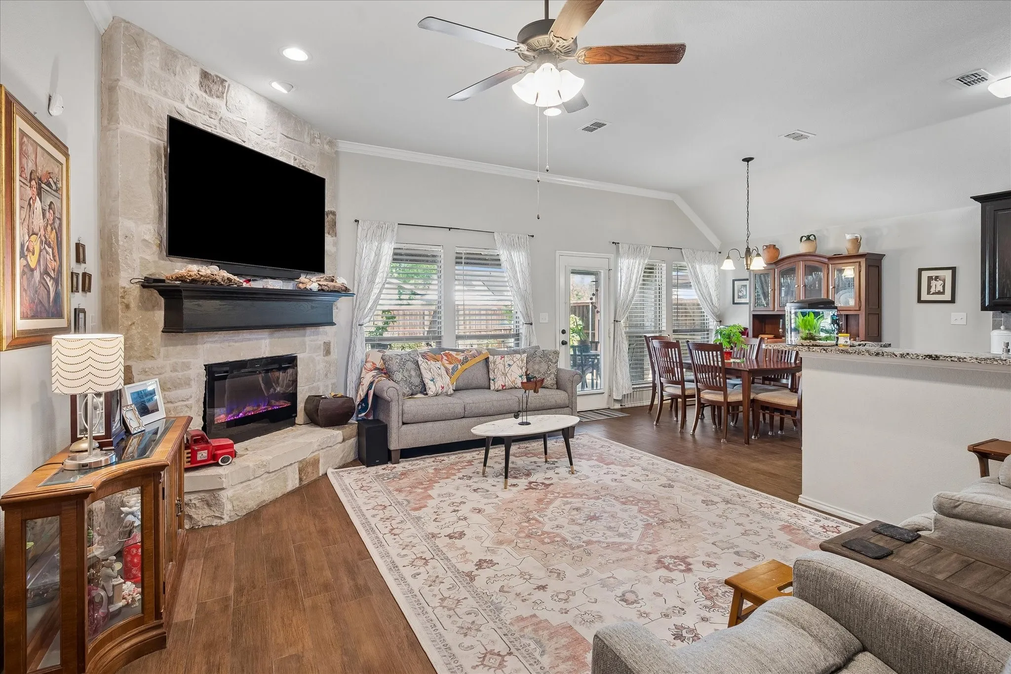 Single Family Residence For Sale in Rockwall County , 8821 Davis Street, Rowlett, Texas 75088, 4 Bedroom, 2 Bathroom, 2 Garage spaces, 1,953 Sqft, built in 2017, mls#21377939, Real Estate Agent in Rowlett, Homes For Sale in Rockwall county, Homes For Sale in Rowlett, Realtor in Rowlett Texas, Real Estate Brokerage Independent Realty Texas, Luminita Cordes Realtor