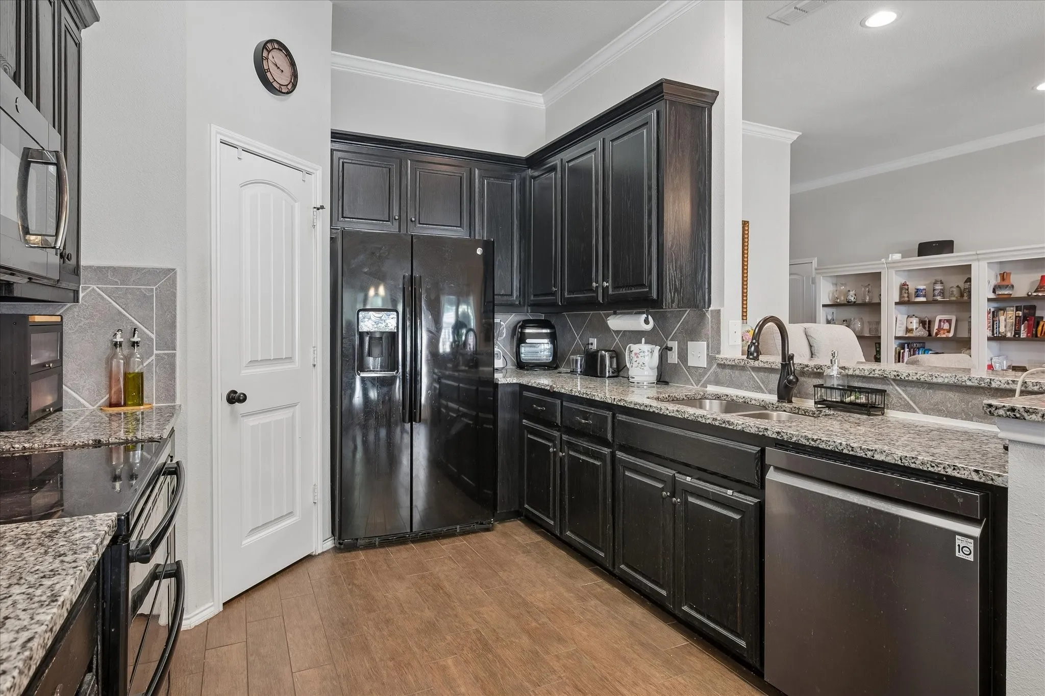 Single Family Residence For Sale in Rockwall County , 8821 Davis Street, Rowlett, Texas 75088, 4 Bedroom, 2 Bathroom, 2 Garage spaces, 1,953 Sqft, built in 2017, mls#21377939, Real Estate Agent in Rowlett, Homes For Sale in Rockwall county, Homes For Sale in Rowlett, Realtor in Rowlett Texas, Real Estate Brokerage Independent Realty Texas, Luminita Cordes Realtor