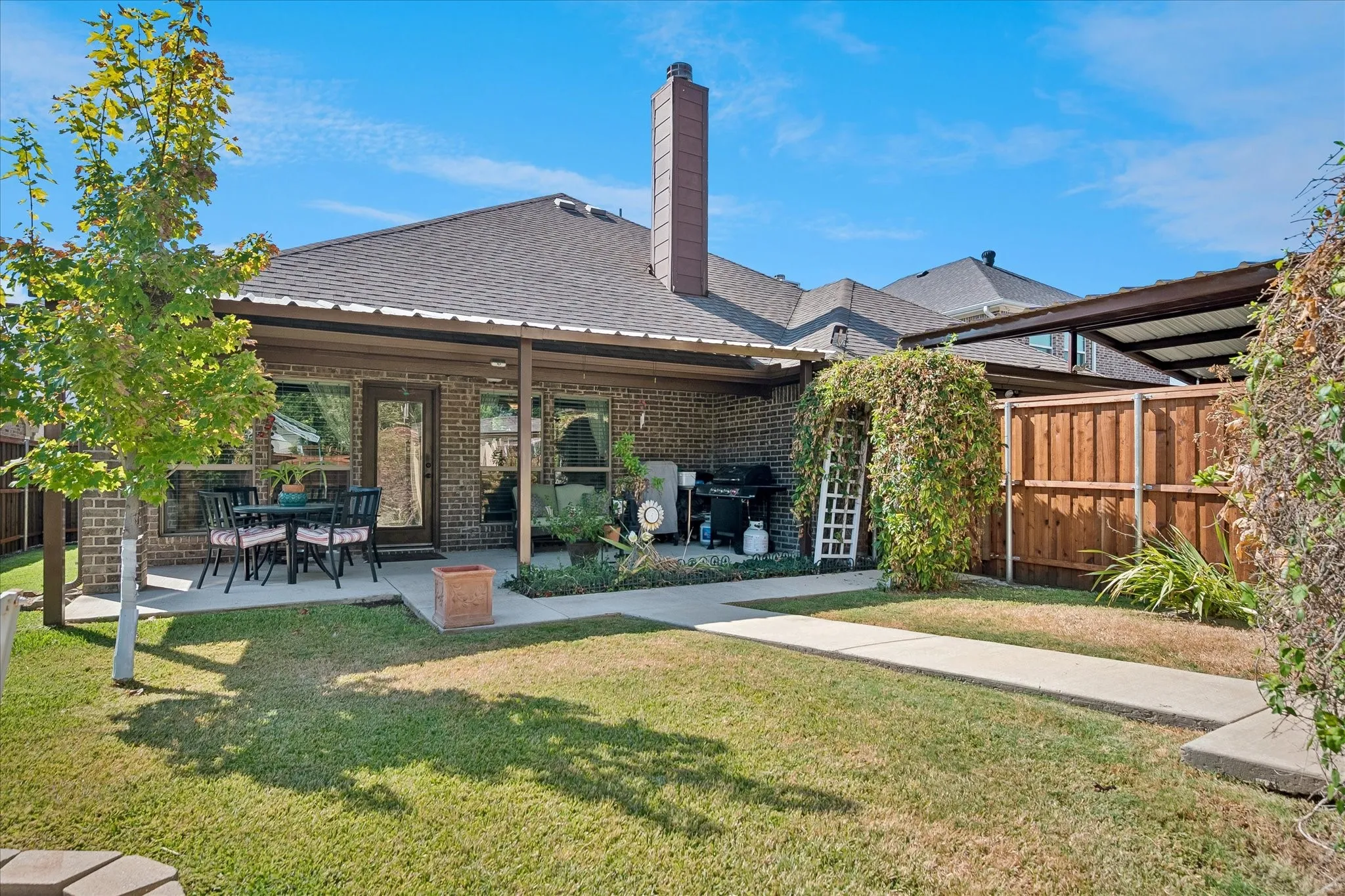 Single Family Residence For Sale in Rockwall County , 8821 Davis Street, Rowlett, Texas 75088, 4 Bedroom, 2 Bathroom, 2 Garage spaces, 1,953 Sqft, built in 2017, mls#21377939, Real Estate Agent in Rowlett, Homes For Sale in Rockwall county, Homes For Sale in Rowlett, Realtor in Rowlett Texas, Real Estate Brokerage Independent Realty Texas, Luminita Cordes Realtor