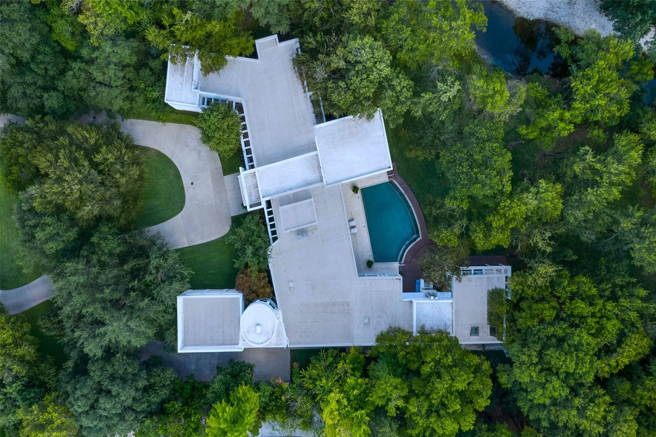 Single Family Residence For Sale in Dallas County , 4130 Cochran Chapel, Dallas, Texas 75209, 5 Bedroom, 8 Bathroom, 4 Garage spaces, 8,984 Sqft, built in 2002, mls#21380226, Real Estate Agent in Dallas, Homes For Sale in Dallas county, Homes For Sale in Dallas, Realtor in Dallas Texas, Real Estate Brokerage Independent Realty Texas, Luminita Cordes Realtor