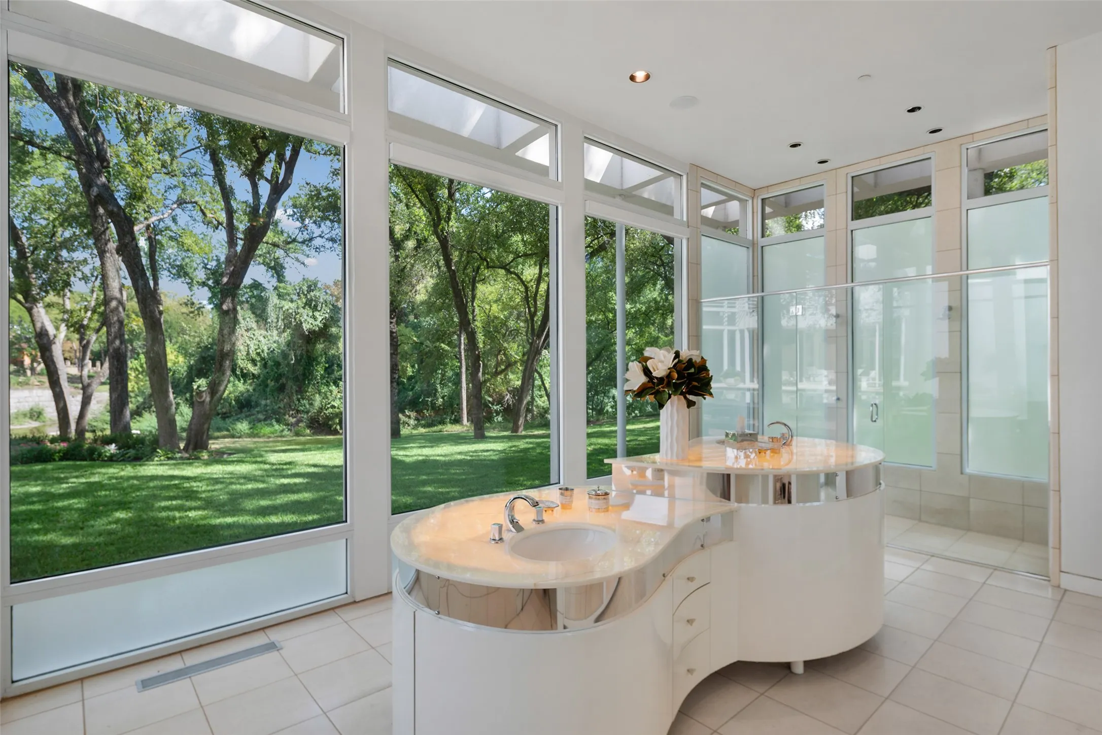 Single Family Residence For Sale in Dallas County , 4130 Cochran Chapel, Dallas, Texas 75209, 5 Bedroom, 8 Bathroom, 4 Garage spaces, 8,984 Sqft, built in 2002, mls#21380226, Real Estate Agent in Dallas, Homes For Sale in Dallas county, Homes For Sale in Dallas, Realtor in Dallas Texas, Real Estate Brokerage Independent Realty Texas, Luminita Cordes Realtor