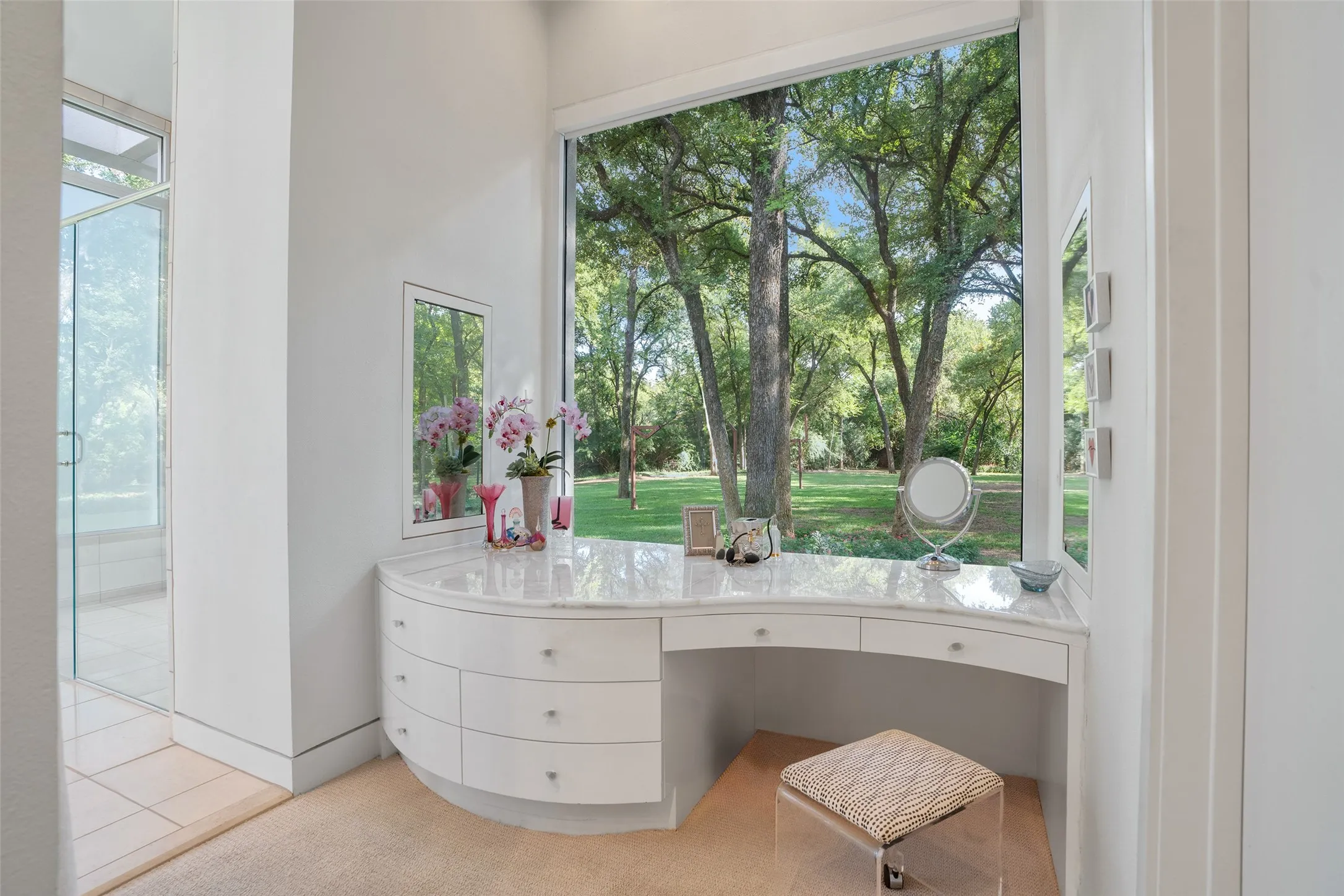 Single Family Residence For Sale in Dallas County , 4130 Cochran Chapel, Dallas, Texas 75209, 5 Bedroom, 8 Bathroom, 4 Garage spaces, 8,984 Sqft, built in 2002, mls#21380226, Real Estate Agent in Dallas, Homes For Sale in Dallas county, Homes For Sale in Dallas, Realtor in Dallas Texas, Real Estate Brokerage Independent Realty Texas, Luminita Cordes Realtor
