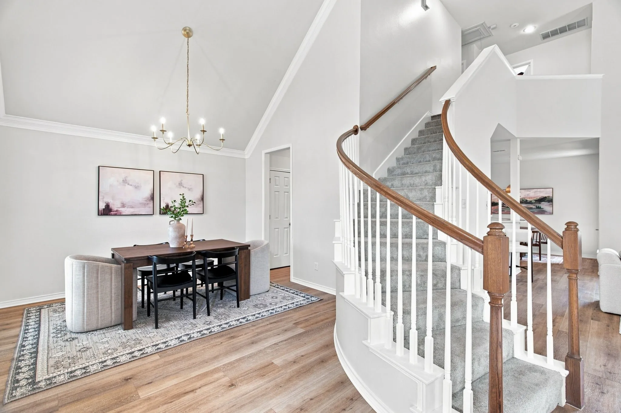 Single Family Residence For Sale in Dallas County , 8716 Falls Road, Irving, Texas 75063, 3 Bedroom, 3 Bathroom, 2 Garage spaces, 1,893 Sqft, built in 1992, mls#21380030, Real Estate Agent in Irving, Homes For Sale in Dallas county, Homes For Sale in Irving, Realtor in Irving Texas, Real Estate Brokerage Independent Realty Texas, Luminita Cordes Realtor