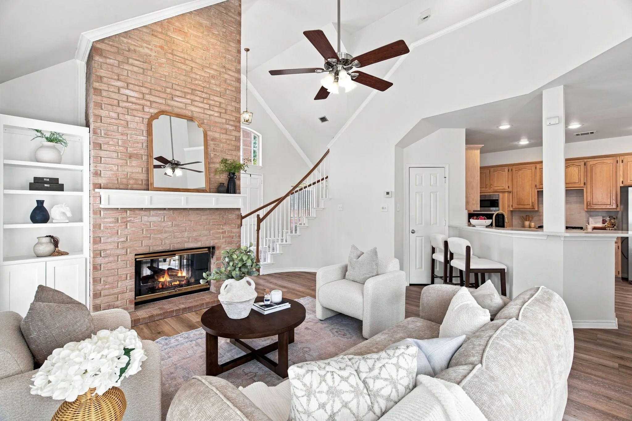 Single Family Residence For Sale in Dallas County , 8716 Falls Road, Irving, Texas 75063, 3 Bedroom, 3 Bathroom, 2 Garage spaces, 1,893 Sqft, built in 1992, mls#21380030, Real Estate Agent in Irving, Homes For Sale in Dallas county, Homes For Sale in Irving, Realtor in Irving Texas, Real Estate Brokerage Independent Realty Texas, Luminita Cordes Realtor