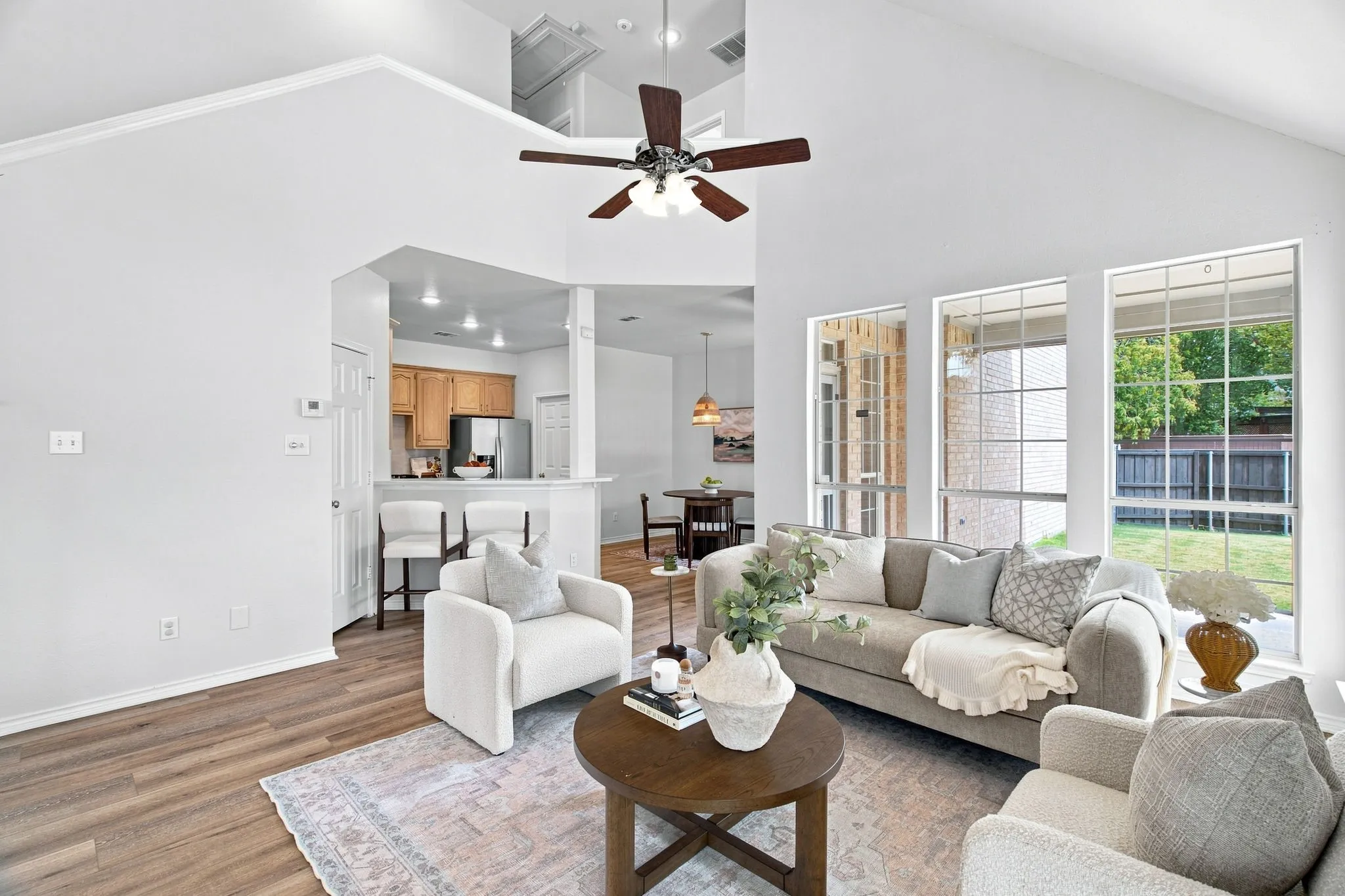 Single Family Residence For Sale in Dallas County , 8716 Falls Road, Irving, Texas 75063, 3 Bedroom, 3 Bathroom, 2 Garage spaces, 1,893 Sqft, built in 1992, mls#21380030, Real Estate Agent in Irving, Homes For Sale in Dallas county, Homes For Sale in Irving, Realtor in Irving Texas, Real Estate Brokerage Independent Realty Texas, Luminita Cordes Realtor