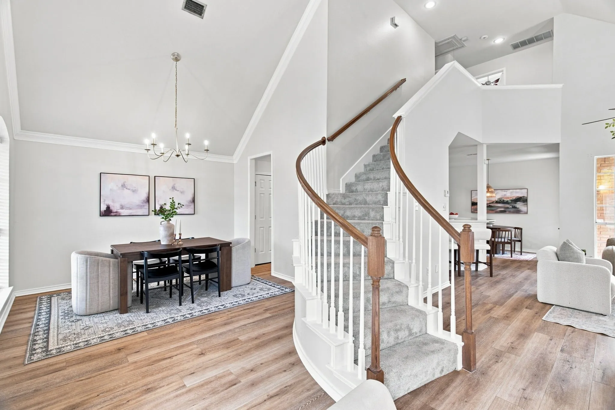 Single Family Residence For Sale in Dallas County , 8716 Falls Road, Irving, Texas 75063, 3 Bedroom, 3 Bathroom, 2 Garage spaces, 1,893 Sqft, built in 1992, mls#21380030, Real Estate Agent in Irving, Homes For Sale in Dallas county, Homes For Sale in Irving, Realtor in Irving Texas, Real Estate Brokerage Independent Realty Texas, Luminita Cordes Realtor