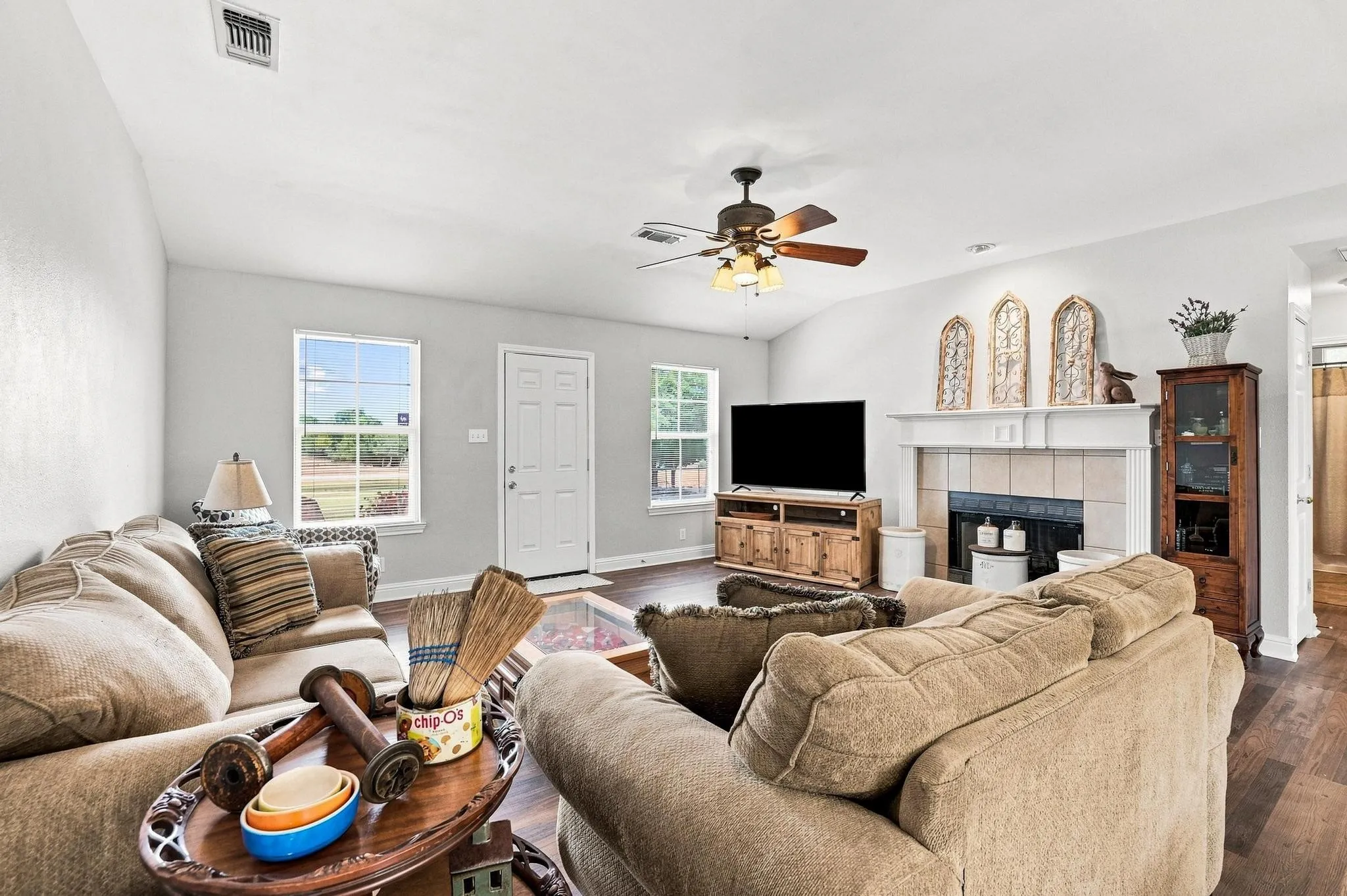 Single Family Residence For Sale in Collin County , 10431 County Road 491, Princeton, Texas 75407, 3 Bedroom, 2 Bathroom, 2 Garage spaces, 1,726 Sqft, built in 2000, mls#21379159, Real Estate Agent in Princeton, Homes For Sale in Collin county, Homes For Sale in Princeton, Realtor in Princeton Texas, Real Estate Brokerage Independent Realty Texas, Luminita Cordes Realtor