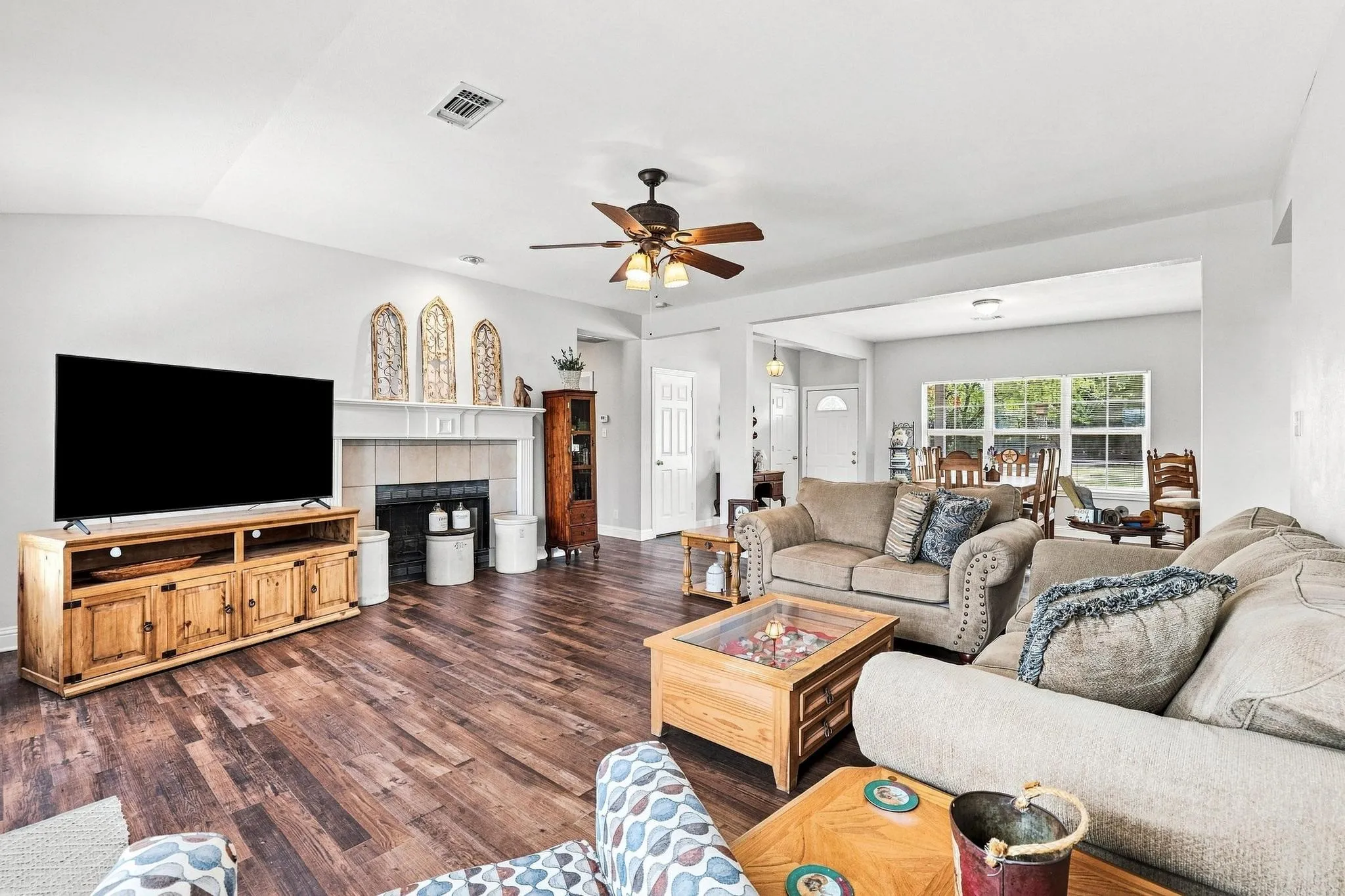 Single Family Residence For Sale in Collin County , 10431 County Road 491, Princeton, Texas 75407, 3 Bedroom, 2 Bathroom, 2 Garage spaces, 1,726 Sqft, built in 2000, mls#21379159, Real Estate Agent in Princeton, Homes For Sale in Collin county, Homes For Sale in Princeton, Realtor in Princeton Texas, Real Estate Brokerage Independent Realty Texas, Luminita Cordes Realtor