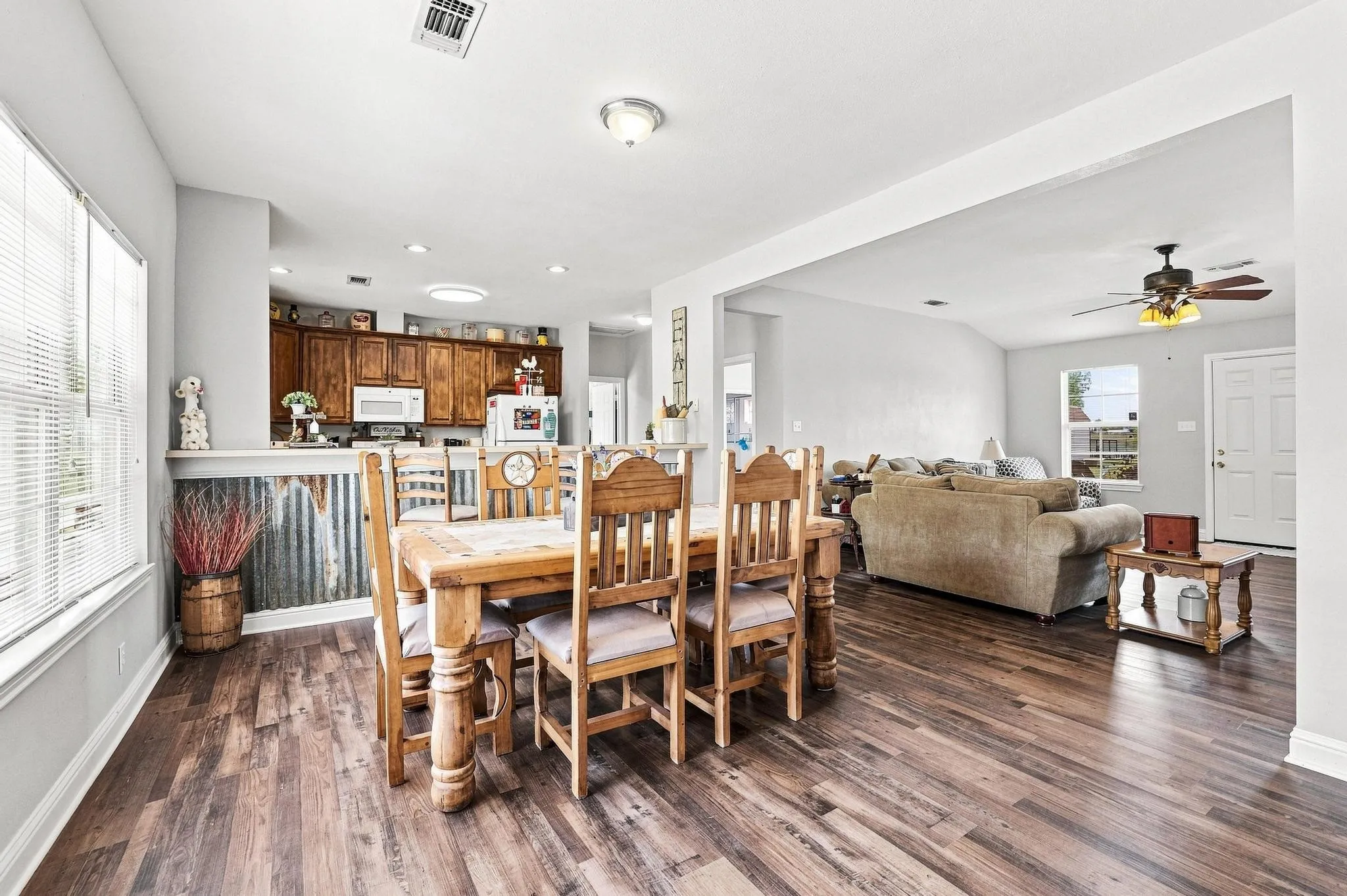 Single Family Residence For Sale in Collin County , 10431 County Road 491, Princeton, Texas 75407, 3 Bedroom, 2 Bathroom, 2 Garage spaces, 1,726 Sqft, built in 2000, mls#21379159, Real Estate Agent in Princeton, Homes For Sale in Collin county, Homes For Sale in Princeton, Realtor in Princeton Texas, Real Estate Brokerage Independent Realty Texas, Luminita Cordes Realtor