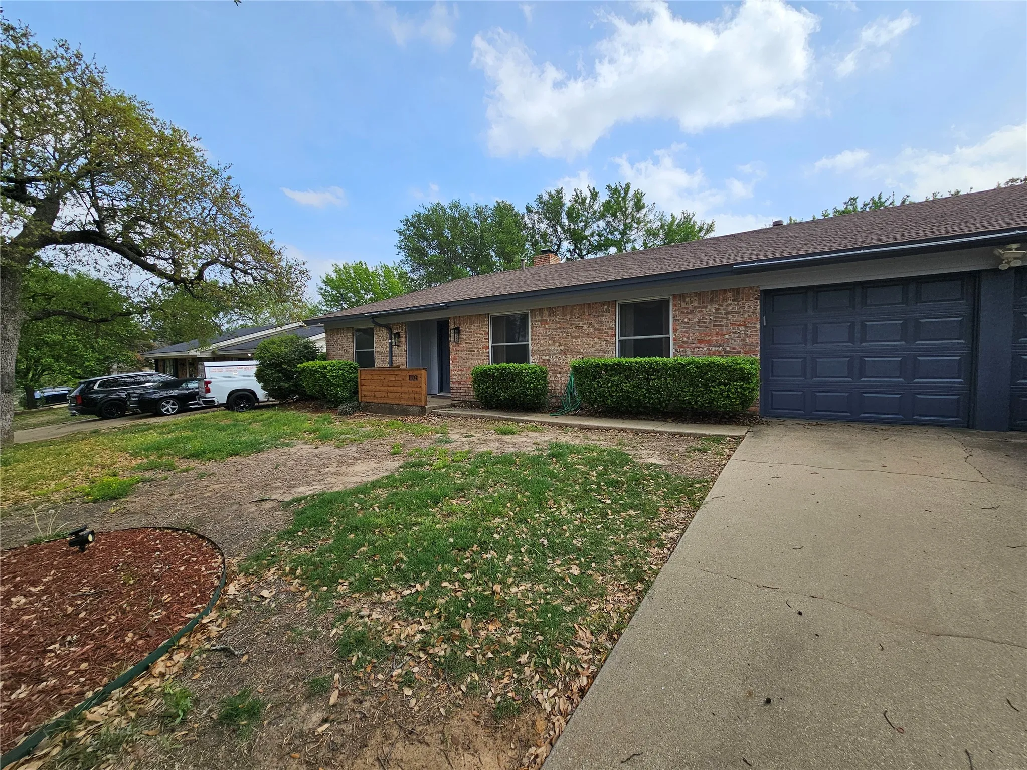Single Family Residence For Rent in Tarrant County , 1109 W Redbud Drive, Hurst, Texas 76053, 3 Bedroom, 2 Bathroom, 2 Garage spaces, 1,925 Sqft, built in 1969, mls#21376705, Real Estate Agent in Hurst, Homes For Rent in Tarrant county, Homes For Rent in Hurst, Realtor in Hurst Texas, Real Estate Brokerage Independent Realty Texas, Luminita Cordes Realtor