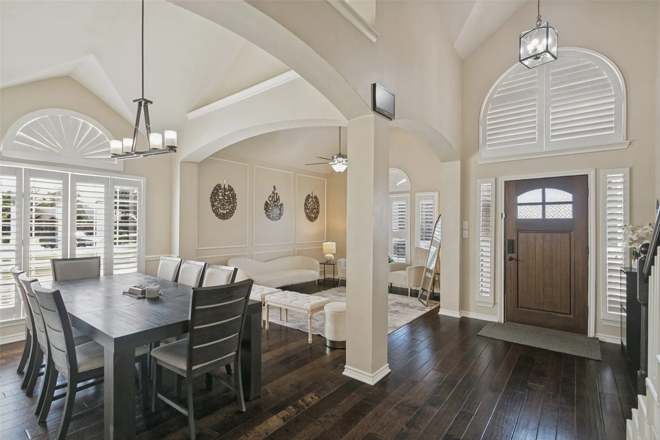 Single Family Residence For Sale in Collin County , 324 Ambrose Drive, Murphy, Texas 75094, 5 Bedroom, 3 Bathroom, 2 Garage spaces, 2,711 Sqft, built in 1999, mls#21380488, Real Estate Agent in Murphy, Homes For Sale in Collin county, Homes For Sale in Murphy, Realtor in Murphy Texas, Real Estate Brokerage Independent Realty Texas, Luminita Cordes Realtor