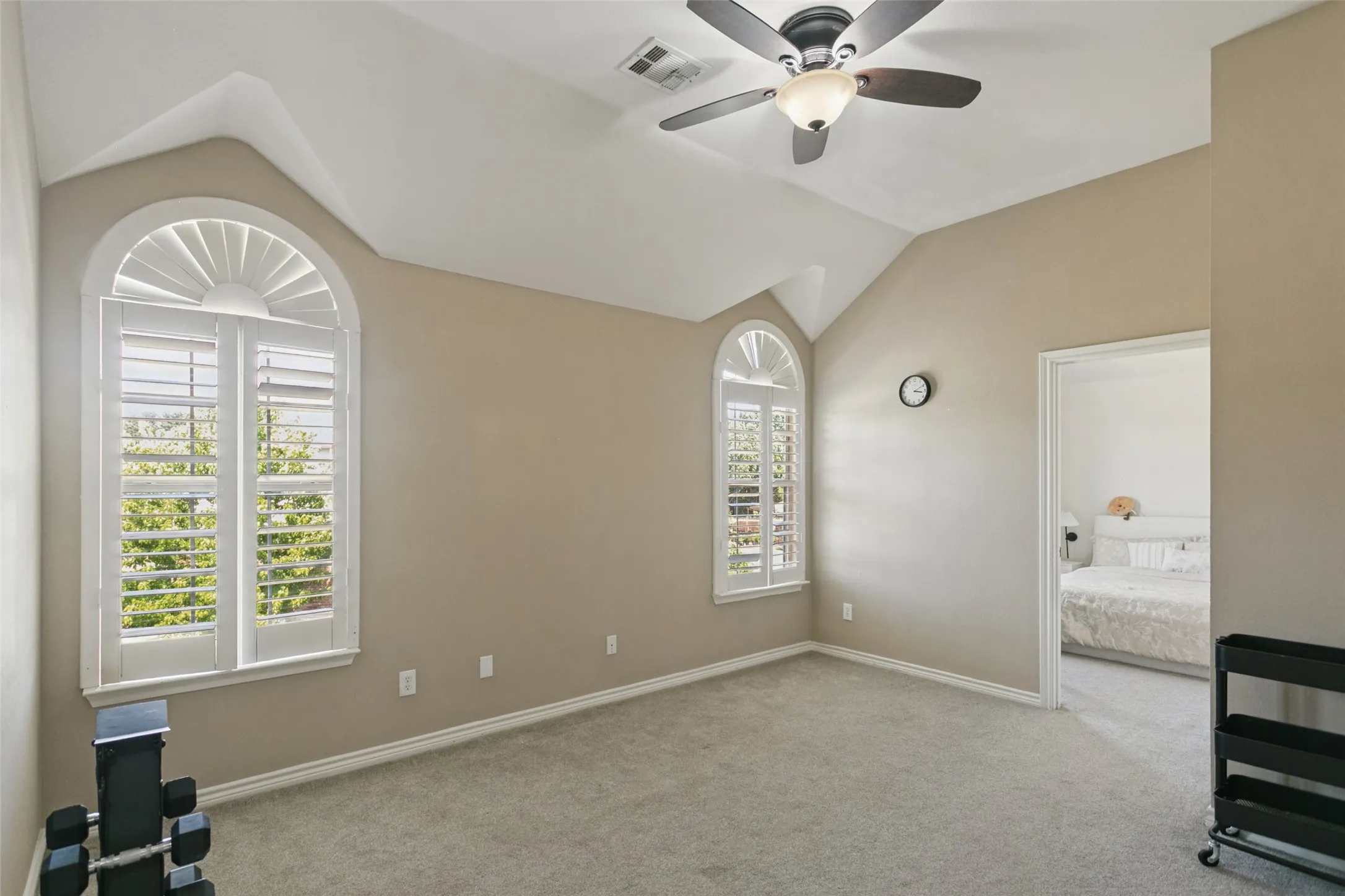 Single Family Residence For Sale in Collin County , 324 Ambrose Drive, Murphy, Texas 75094, 5 Bedroom, 3 Bathroom, 2 Garage spaces, 2,711 Sqft, built in 1999, mls#21380488, Real Estate Agent in Murphy, Homes For Sale in Collin county, Homes For Sale in Murphy, Realtor in Murphy Texas, Real Estate Brokerage Independent Realty Texas, Luminita Cordes Realtor