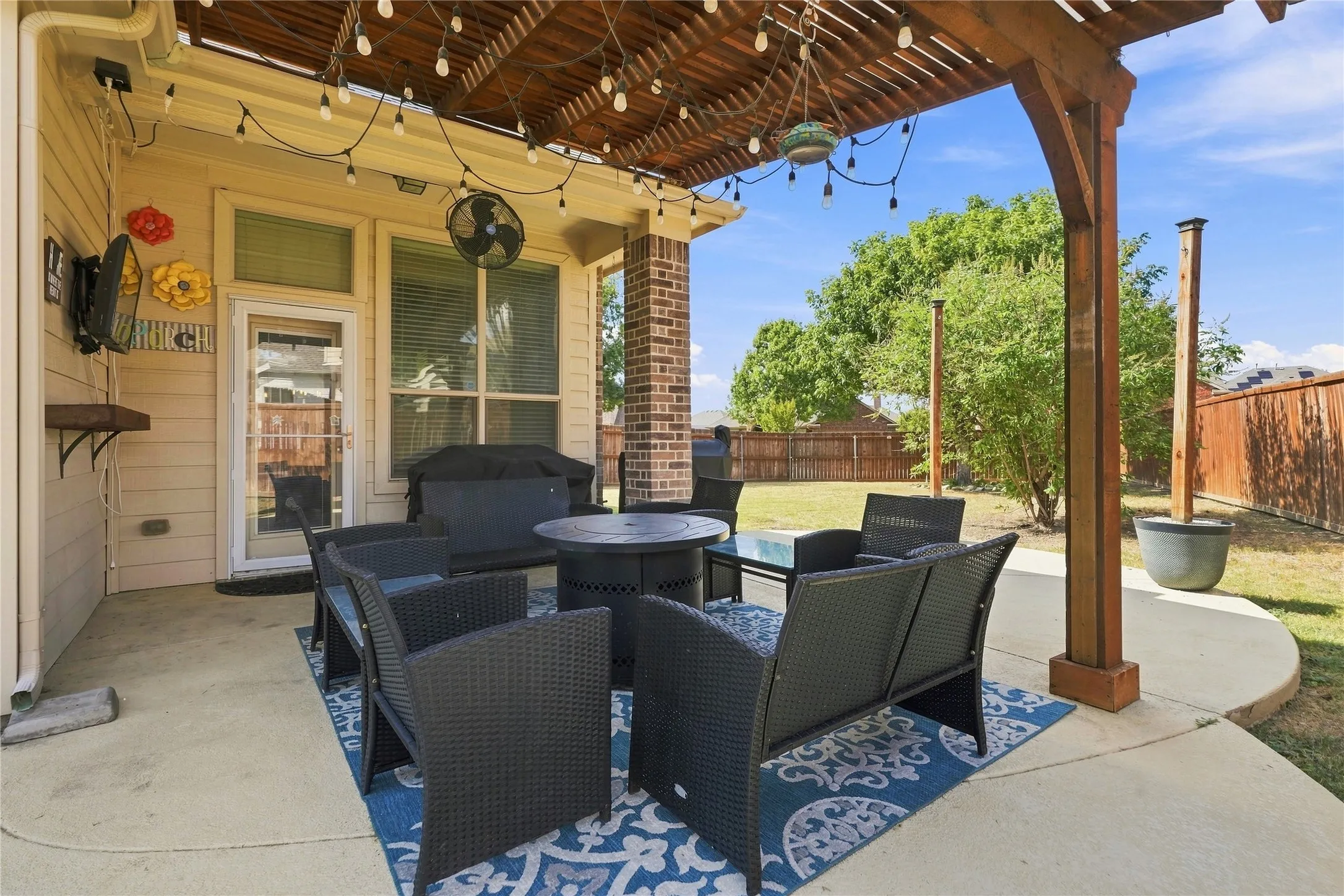 Single Family Residence For Sale in Tarrant County , 9452 Drovers View Trail, Fort Worth, Texas 76131, 4 Bedroom, 3 Bathroom, 3 Garage spaces, 2,885 Sqft, built in 2010, mls#21378035, Real Estate Agent in Fort Worth, Homes For Sale in Tarrant county, Homes For Sale in Fort Worth, Realtor in Fort Worth Texas, Real Estate Brokerage Independent Realty Texas, Luminita Cordes Realtor