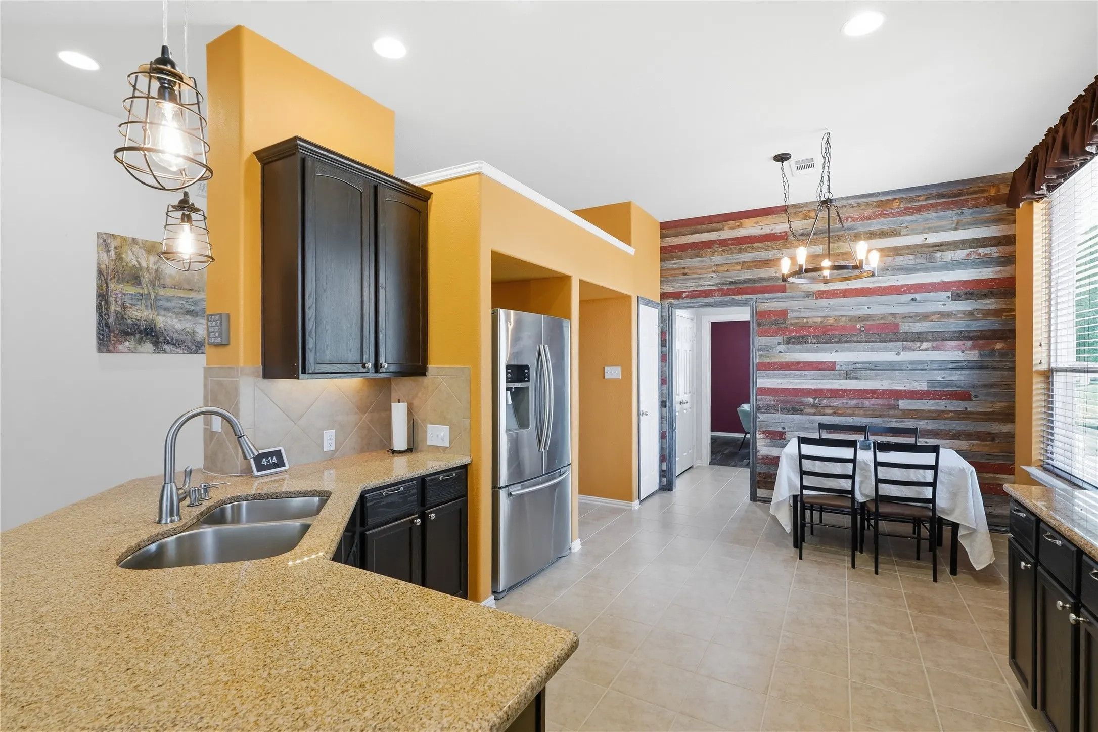Single Family Residence For Sale in Tarrant County , 9452 Drovers View Trail, Fort Worth, Texas 76131, 4 Bedroom, 3 Bathroom, 3 Garage spaces, 2,885 Sqft, built in 2010, mls#21378035, Real Estate Agent in Fort Worth, Homes For Sale in Tarrant county, Homes For Sale in Fort Worth, Realtor in Fort Worth Texas, Real Estate Brokerage Independent Realty Texas, Luminita Cordes Realtor