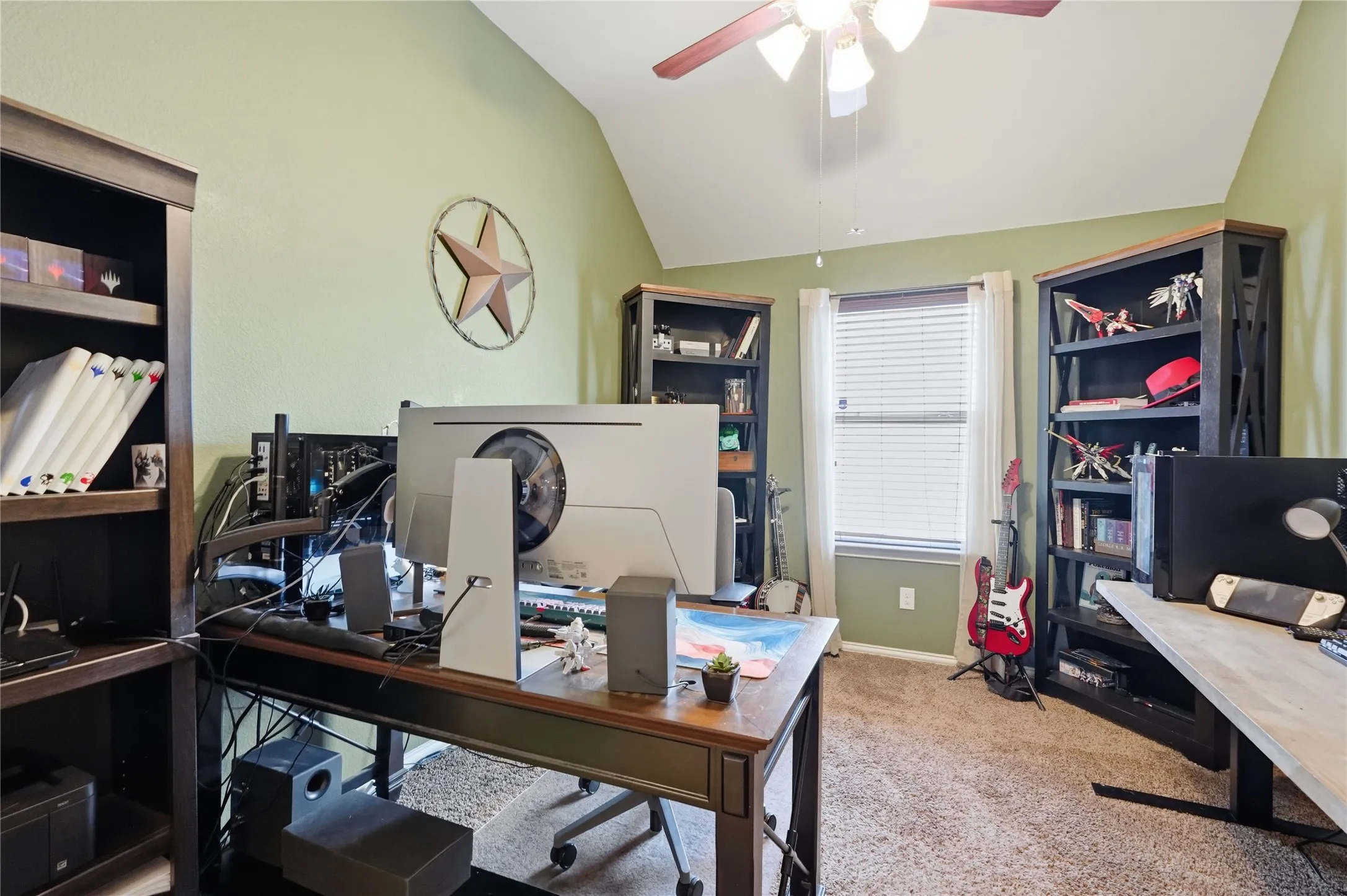 Single Family Residence For Sale in Tarrant County , 9452 Drovers View Trail, Fort Worth, Texas 76131, 4 Bedroom, 3 Bathroom, 3 Garage spaces, 2,885 Sqft, built in 2010, mls#21378035, Real Estate Agent in Fort Worth, Homes For Sale in Tarrant county, Homes For Sale in Fort Worth, Realtor in Fort Worth Texas, Real Estate Brokerage Independent Realty Texas, Luminita Cordes Realtor
