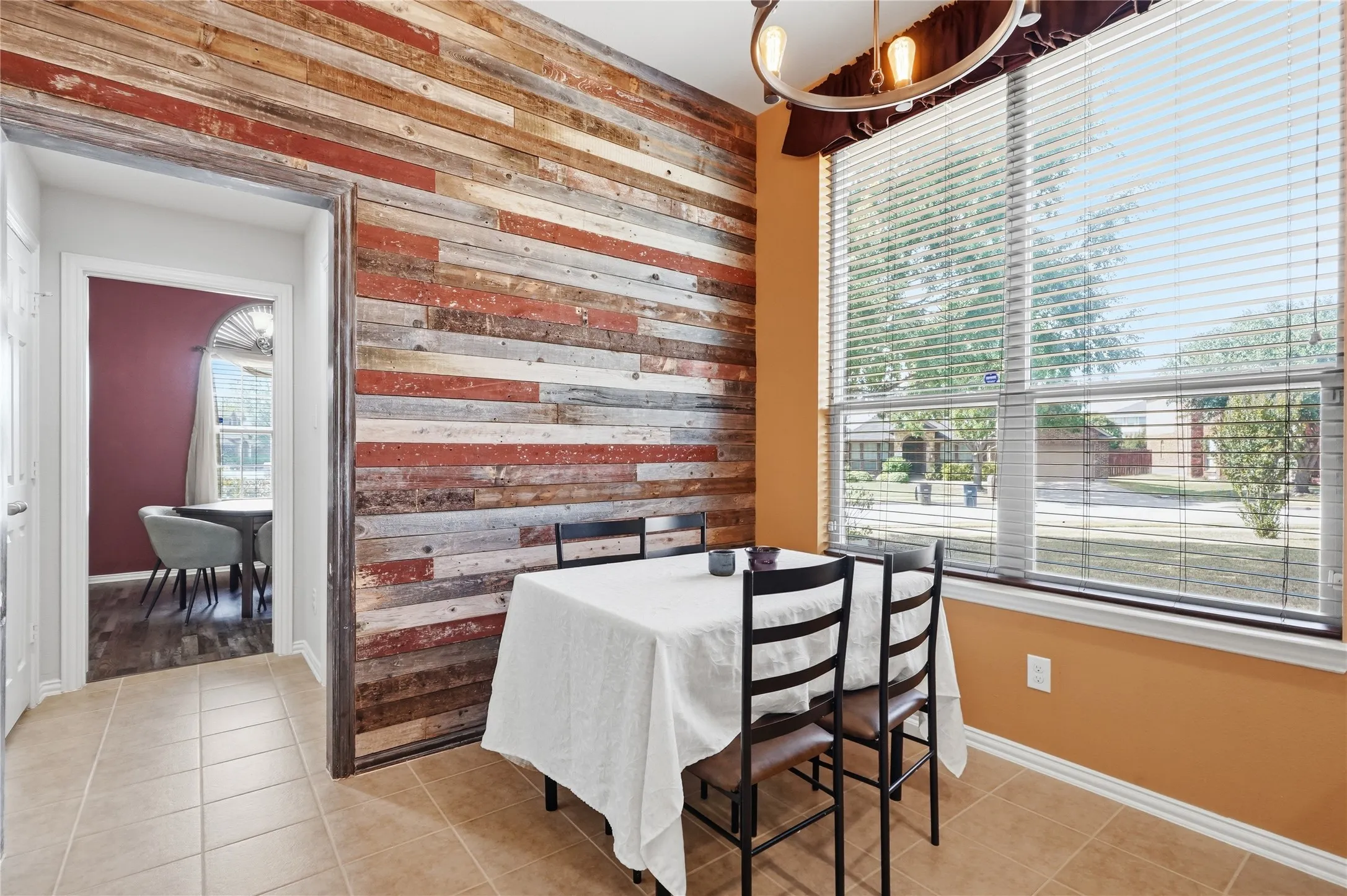 Single Family Residence For Sale in Tarrant County , 9452 Drovers View Trail, Fort Worth, Texas 76131, 4 Bedroom, 3 Bathroom, 3 Garage spaces, 2,885 Sqft, built in 2010, mls#21378035, Real Estate Agent in Fort Worth, Homes For Sale in Tarrant county, Homes For Sale in Fort Worth, Realtor in Fort Worth Texas, Real Estate Brokerage Independent Realty Texas, Luminita Cordes Realtor