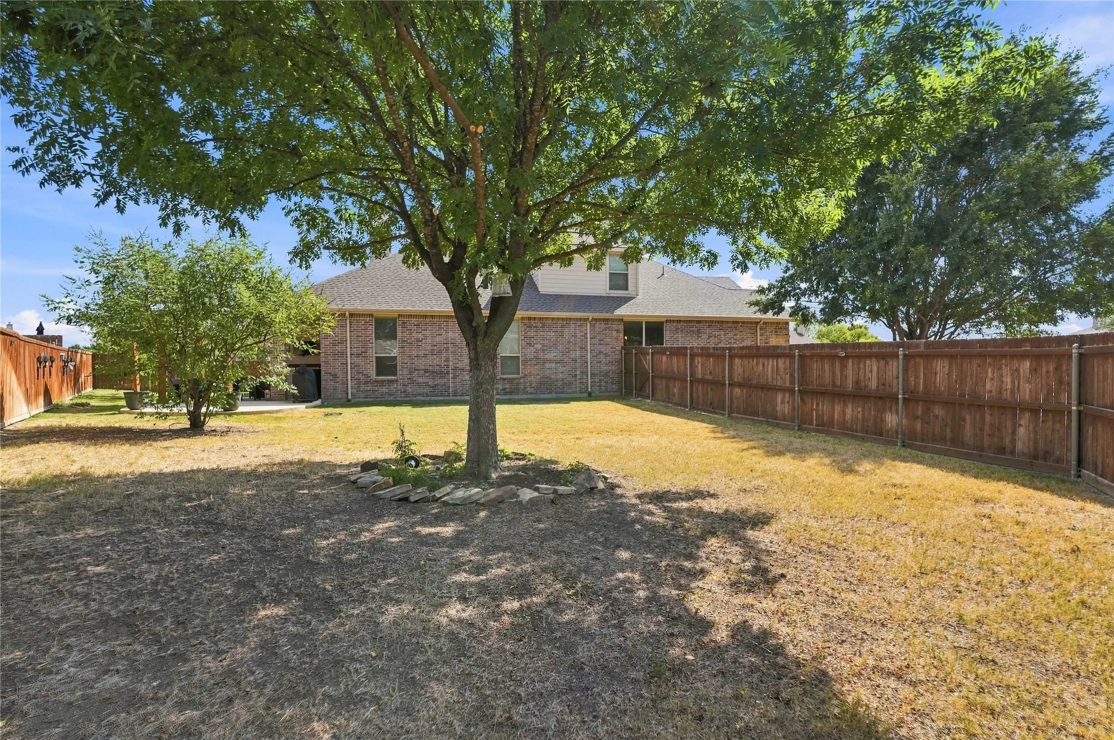 Single Family Residence For Sale in Tarrant County , 9452 Drovers View Trail, Fort Worth, Texas 76131, 4 Bedroom, 3 Bathroom, 3 Garage spaces, 2,885 Sqft, built in 2010, mls#21378035, Real Estate Agent in Fort Worth, Homes For Sale in Tarrant county, Homes For Sale in Fort Worth, Realtor in Fort Worth Texas, Real Estate Brokerage Independent Realty Texas, Luminita Cordes Realtor
