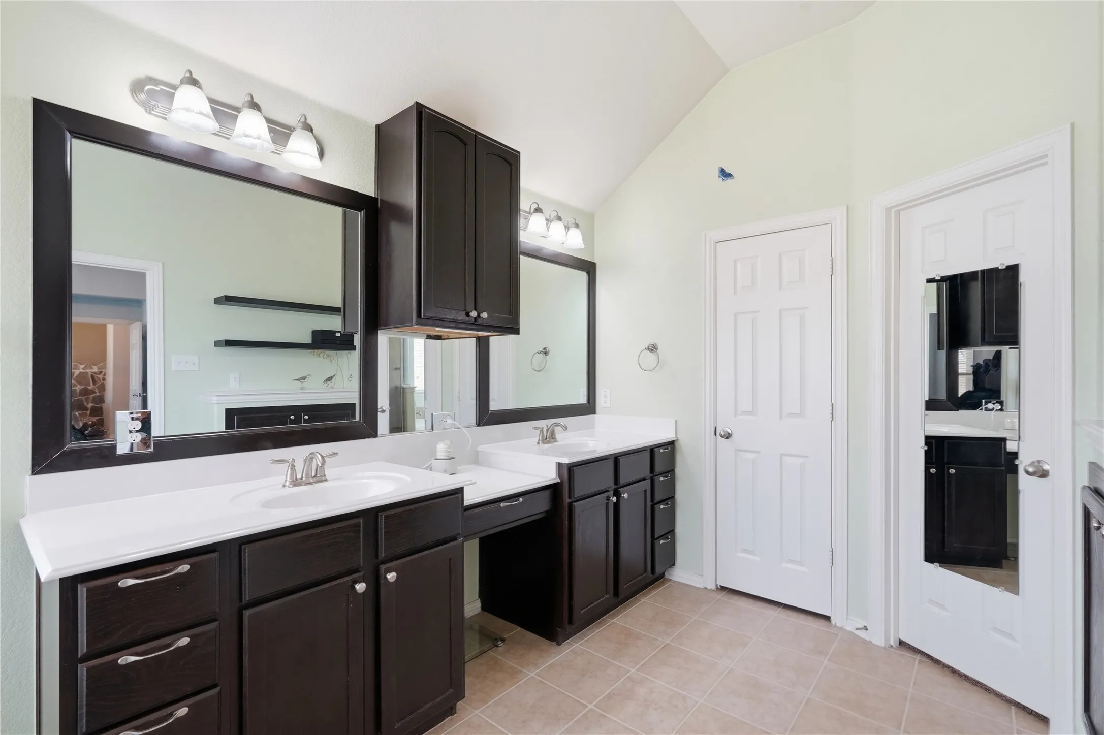 Single Family Residence For Sale in Tarrant County , 9452 Drovers View Trail, Fort Worth, Texas 76131, 4 Bedroom, 3 Bathroom, 3 Garage spaces, 2,885 Sqft, built in 2010, mls#21378035, Real Estate Agent in Fort Worth, Homes For Sale in Tarrant county, Homes For Sale in Fort Worth, Realtor in Fort Worth Texas, Real Estate Brokerage Independent Realty Texas, Luminita Cordes Realtor