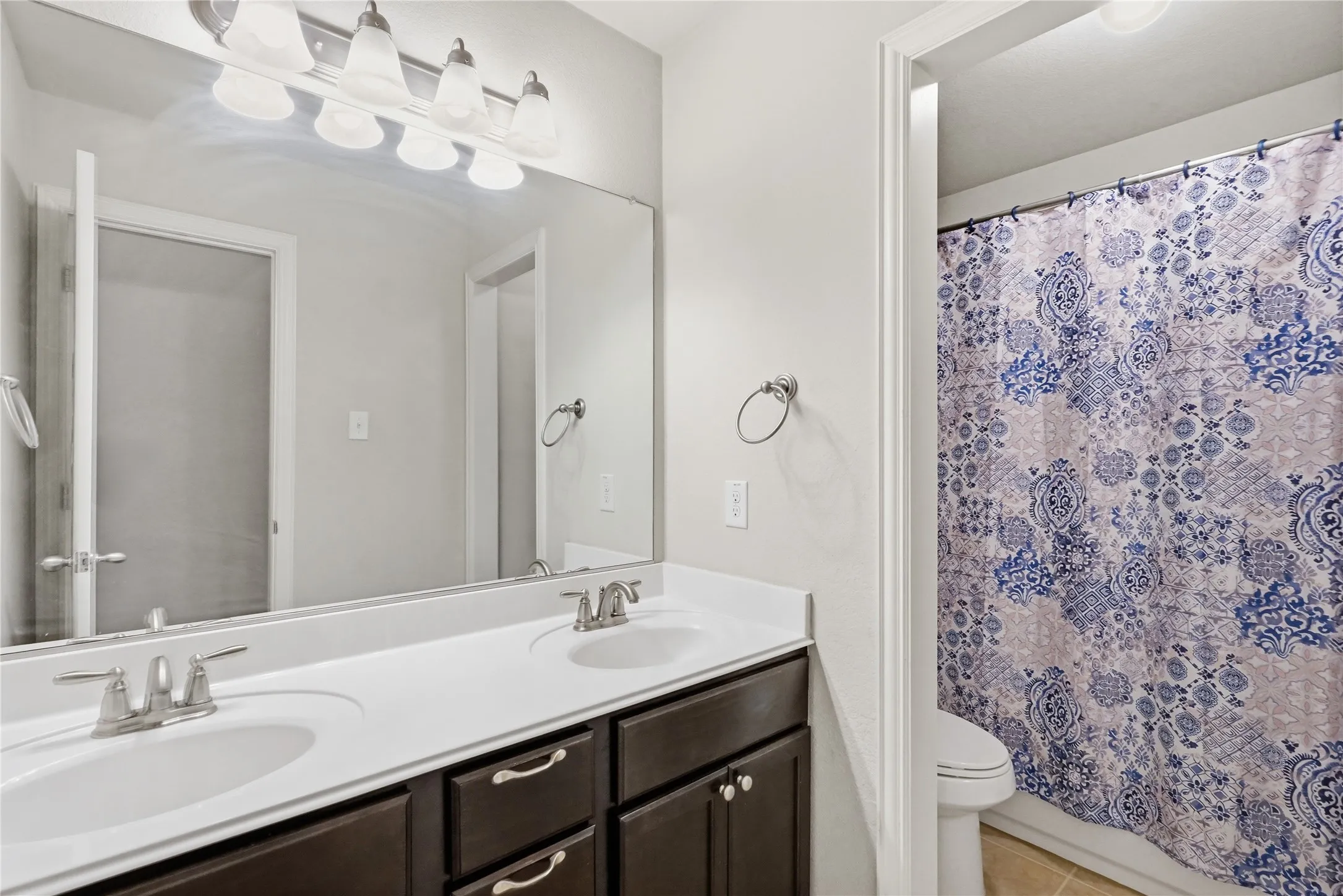 Single Family Residence For Sale in Tarrant County , 9452 Drovers View Trail, Fort Worth, Texas 76131, 4 Bedroom, 3 Bathroom, 3 Garage spaces, 2,885 Sqft, built in 2010, mls#21378035, Real Estate Agent in Fort Worth, Homes For Sale in Tarrant county, Homes For Sale in Fort Worth, Realtor in Fort Worth Texas, Real Estate Brokerage Independent Realty Texas, Luminita Cordes Realtor