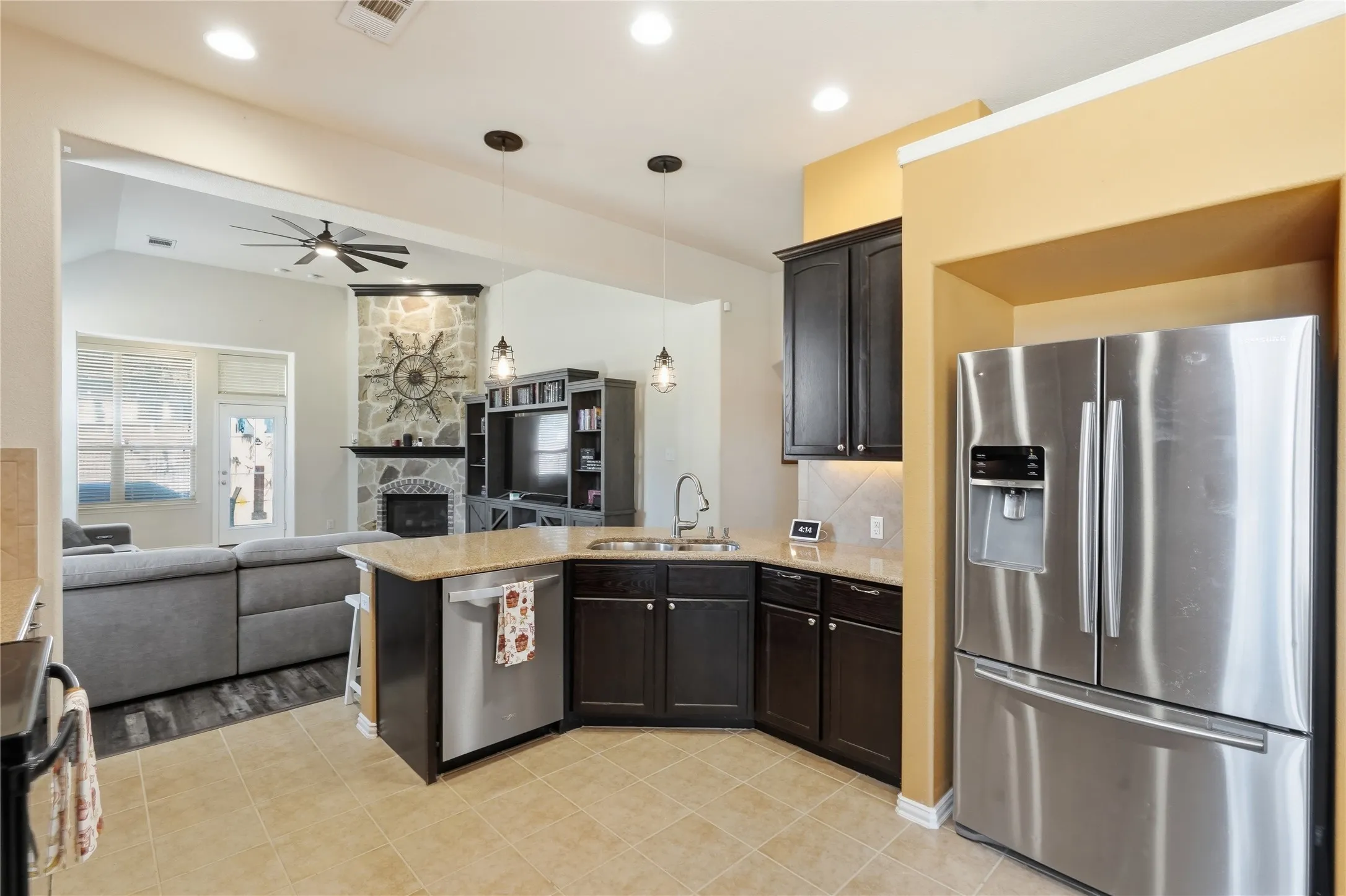 Single Family Residence For Sale in Tarrant County , 9452 Drovers View Trail, Fort Worth, Texas 76131, 4 Bedroom, 3 Bathroom, 3 Garage spaces, 2,885 Sqft, built in 2010, mls#21378035, Real Estate Agent in Fort Worth, Homes For Sale in Tarrant county, Homes For Sale in Fort Worth, Realtor in Fort Worth Texas, Real Estate Brokerage Independent Realty Texas, Luminita Cordes Realtor