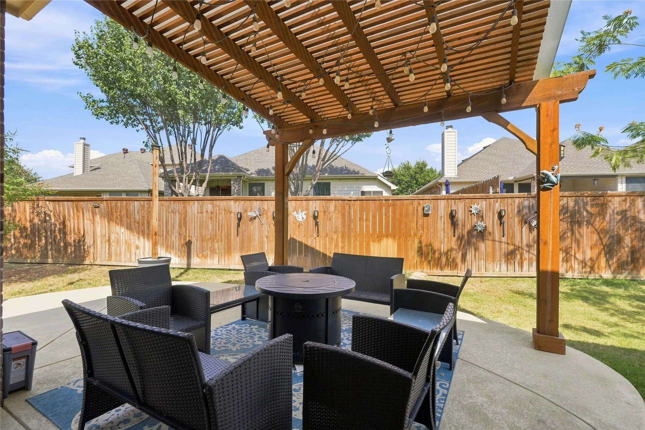 Single Family Residence For Sale in Tarrant County , 9452 Drovers View Trail, Fort Worth, Texas 76131, 4 Bedroom, 3 Bathroom, 3 Garage spaces, 2,885 Sqft, built in 2010, mls#21378035, Real Estate Agent in Fort Worth, Homes For Sale in Tarrant county, Homes For Sale in Fort Worth, Realtor in Fort Worth Texas, Real Estate Brokerage Independent Realty Texas, Luminita Cordes Realtor