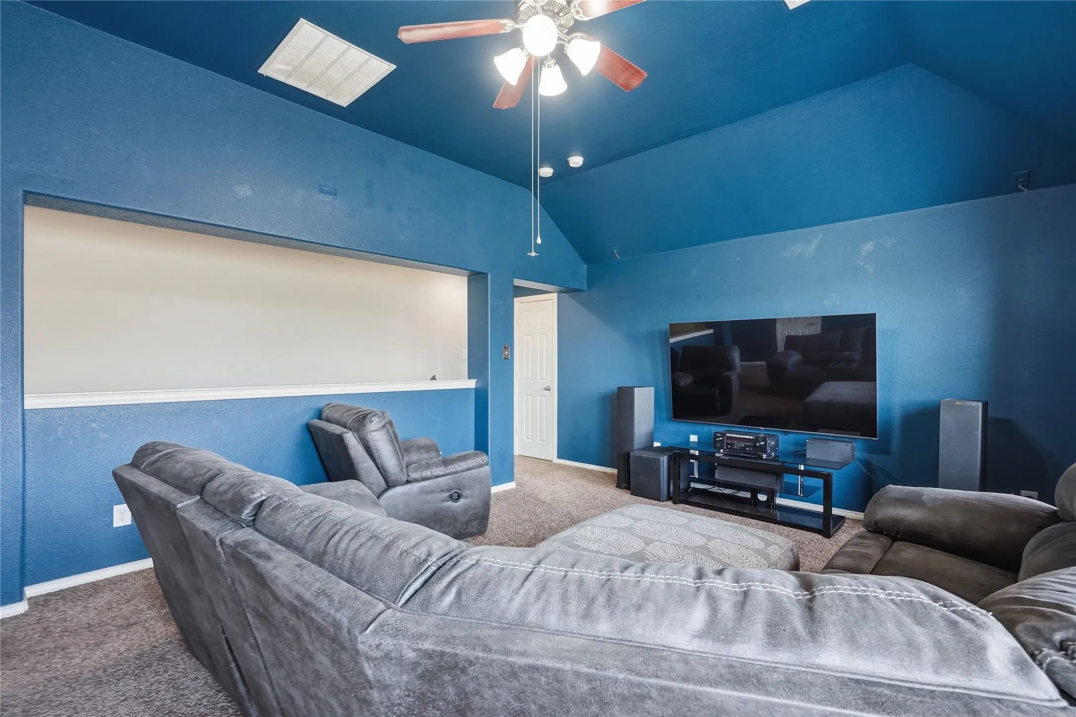 Single Family Residence For Sale in Tarrant County , 9452 Drovers View Trail, Fort Worth, Texas 76131, 4 Bedroom, 3 Bathroom, 3 Garage spaces, 2,885 Sqft, built in 2010, mls#21378035, Real Estate Agent in Fort Worth, Homes For Sale in Tarrant county, Homes For Sale in Fort Worth, Realtor in Fort Worth Texas, Real Estate Brokerage Independent Realty Texas, Luminita Cordes Realtor