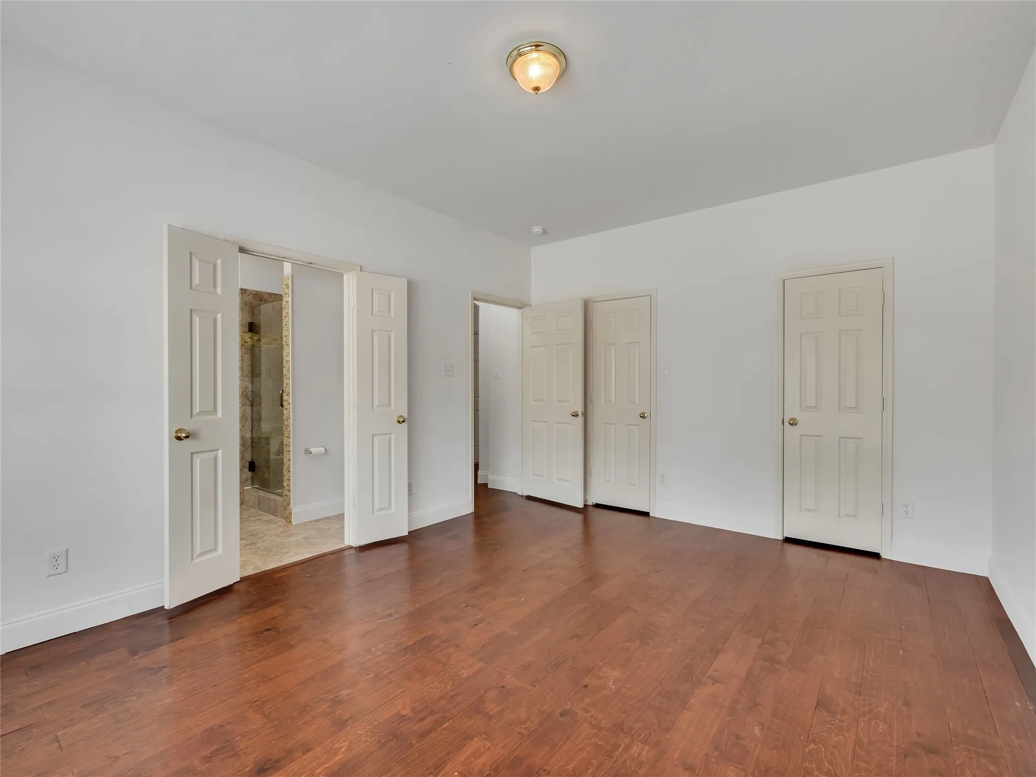 Single Family Residence For Rent in Tarrant County , 114 Constitution Drive, Euless, Texas 76040, 3 Bedroom, 3 Bathroom, 2 Garage spaces, 1,863 Sqft, built in 2003, mls#21380512, Real Estate Agent in Euless, Homes For Rent in Tarrant county, Homes For Rent in Euless, Realtor in Euless Texas, Real Estate Brokerage Independent Realty Texas, Luminita Cordes Realtor