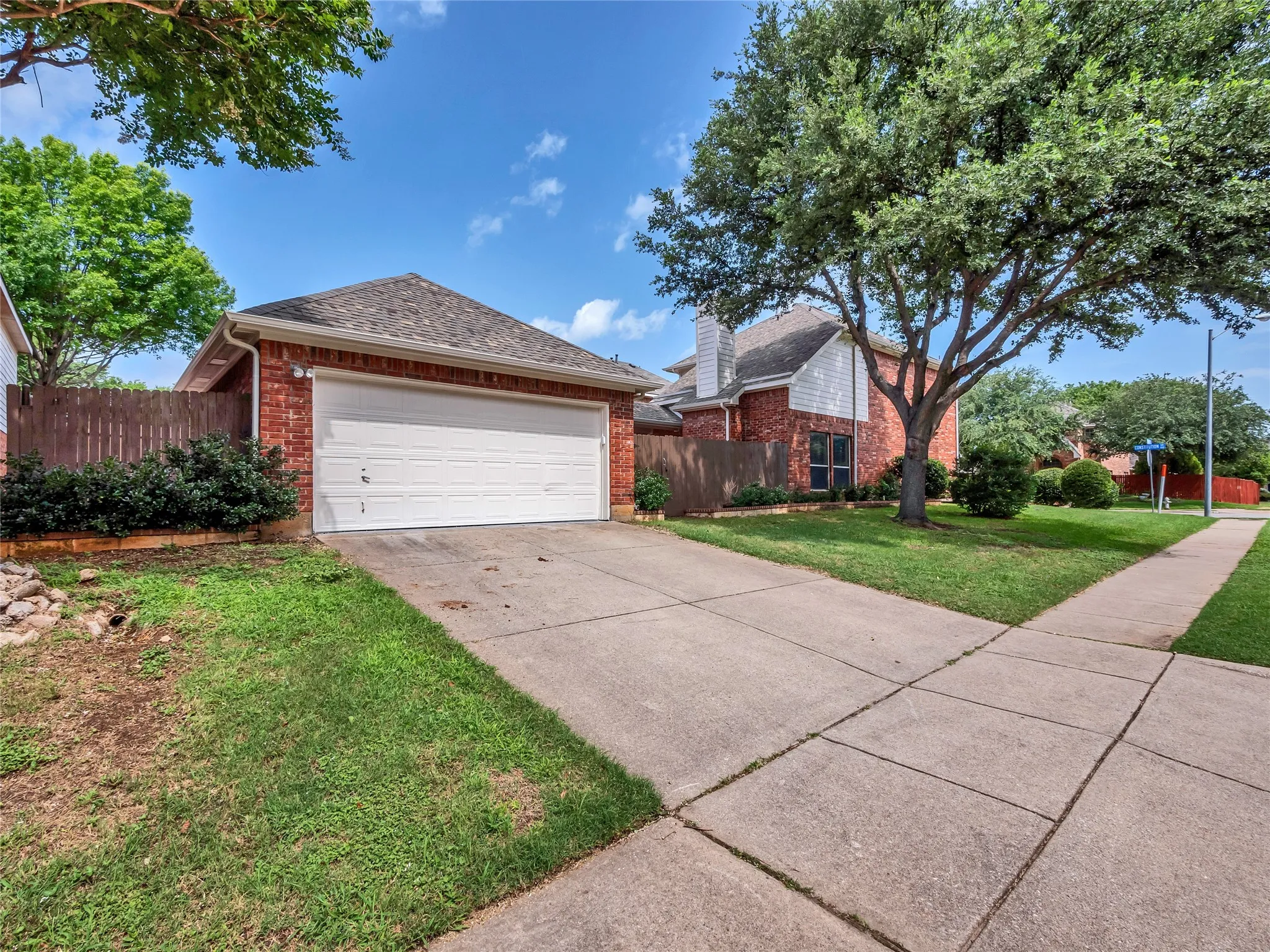 Single Family Residence For Rent in Tarrant County , 114 Constitution Drive, Euless, Texas 76040, 3 Bedroom, 3 Bathroom, 2 Garage spaces, 1,863 Sqft, built in 2003, mls#21380512, Real Estate Agent in Euless, Homes For Rent in Tarrant county, Homes For Rent in Euless, Realtor in Euless Texas, Real Estate Brokerage Independent Realty Texas, Luminita Cordes Realtor