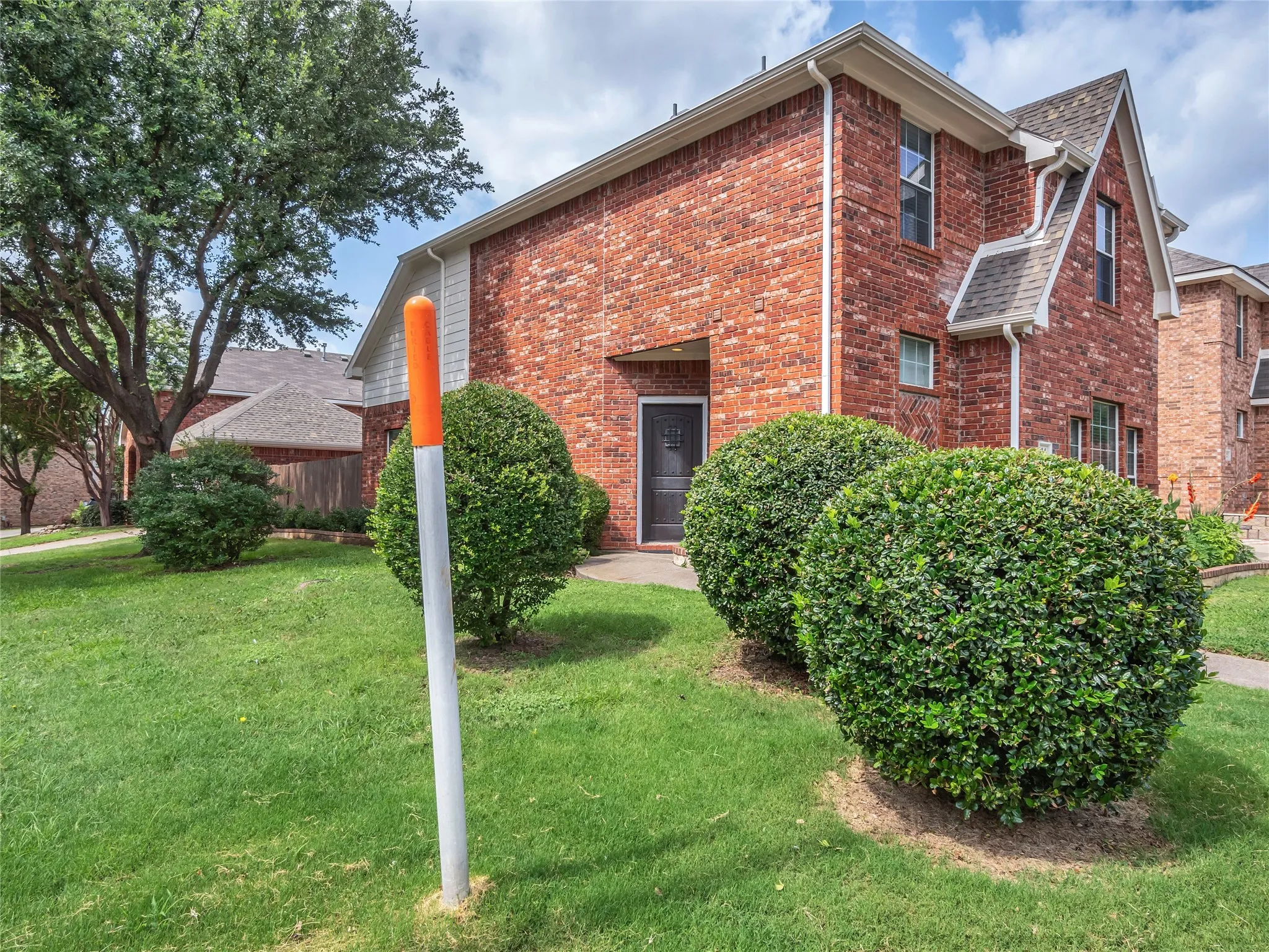 Single Family Residence For Rent in Tarrant County , 114 Constitution Drive, Euless, Texas 76040, 3 Bedroom, 3 Bathroom, 2 Garage spaces, 1,863 Sqft, built in 2003, mls#21380512, Real Estate Agent in Euless, Homes For Rent in Tarrant county, Homes For Rent in Euless, Realtor in Euless Texas, Real Estate Brokerage Independent Realty Texas, Luminita Cordes Realtor