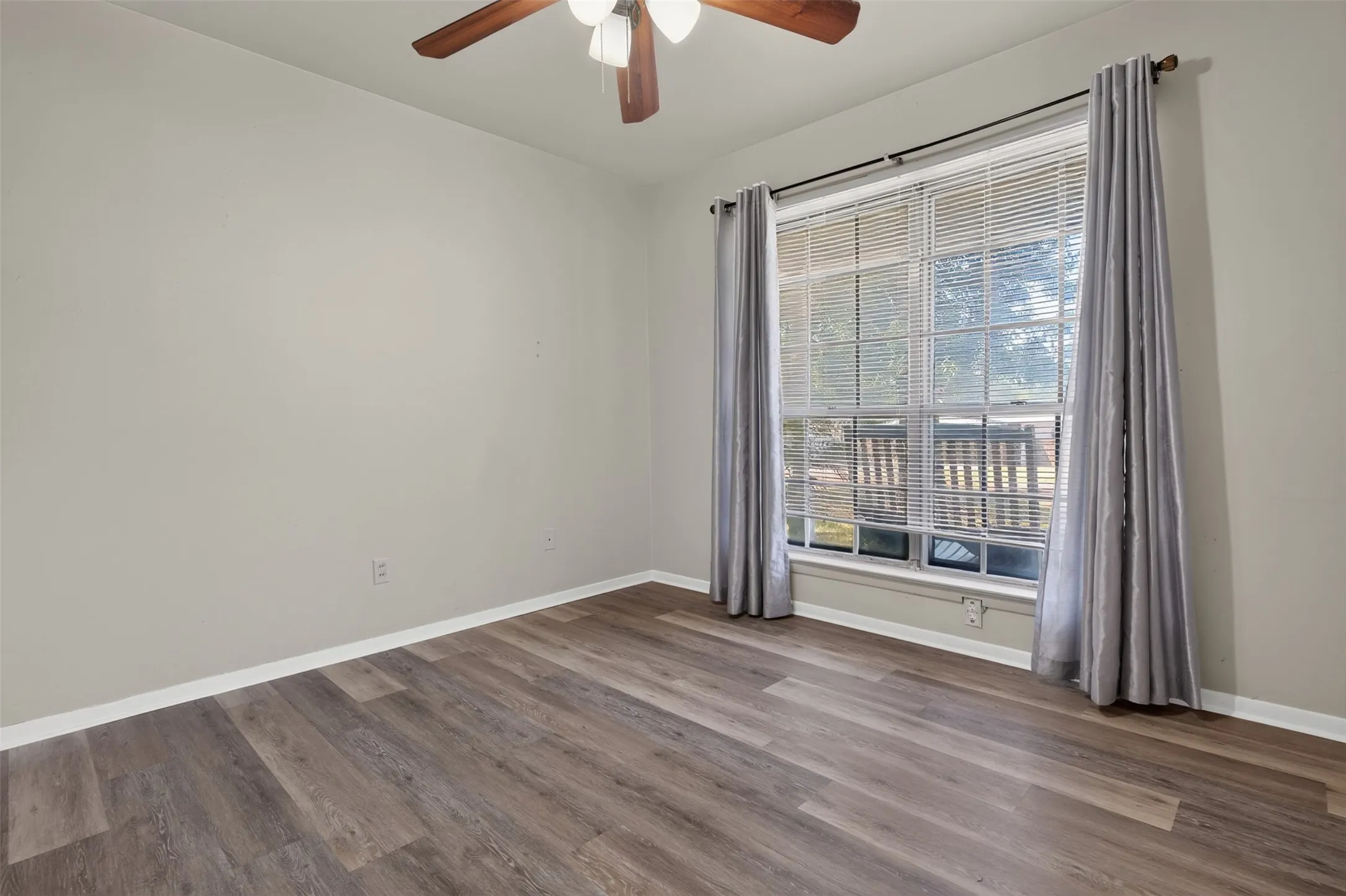 Single Family Residence For Sale in Johnson County , 105 Murray Street, Joshua, Texas 76058, 3 Bedroom, 2 Bathroom, Garage spaces, 1,384 Sqft, built in 1967, mls#21378828, Real Estate Agent in Joshua, Homes For Sale in Johnson county, Homes For Sale in Joshua, Realtor in Joshua Texas, Real Estate Brokerage Independent Realty Texas, Luminita Cordes Realtor