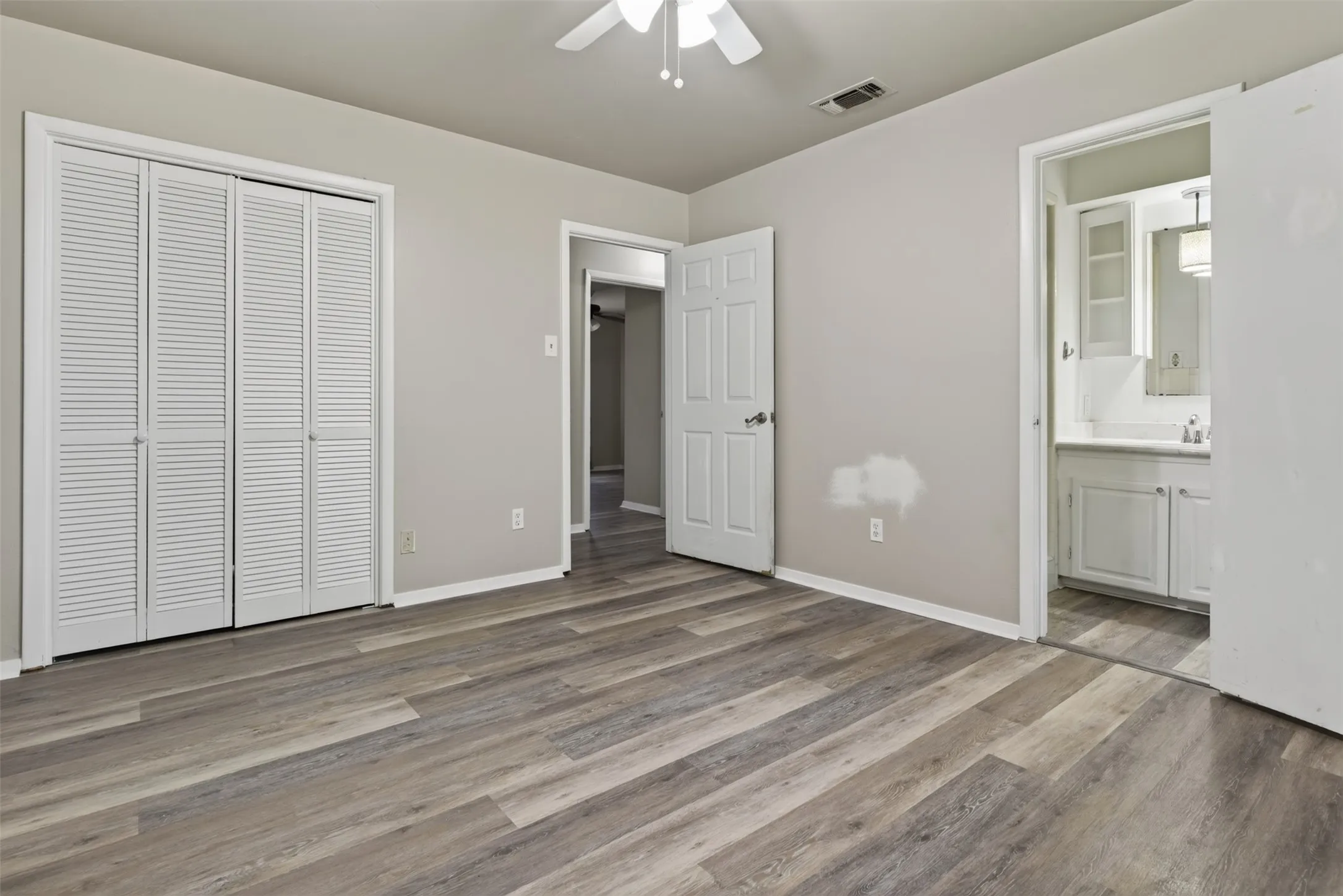 Single Family Residence For Sale in Johnson County , 105 Murray Street, Joshua, Texas 76058, 3 Bedroom, 2 Bathroom, Garage spaces, 1,384 Sqft, built in 1967, mls#21378828, Real Estate Agent in Joshua, Homes For Sale in Johnson county, Homes For Sale in Joshua, Realtor in Joshua Texas, Real Estate Brokerage Independent Realty Texas, Luminita Cordes Realtor