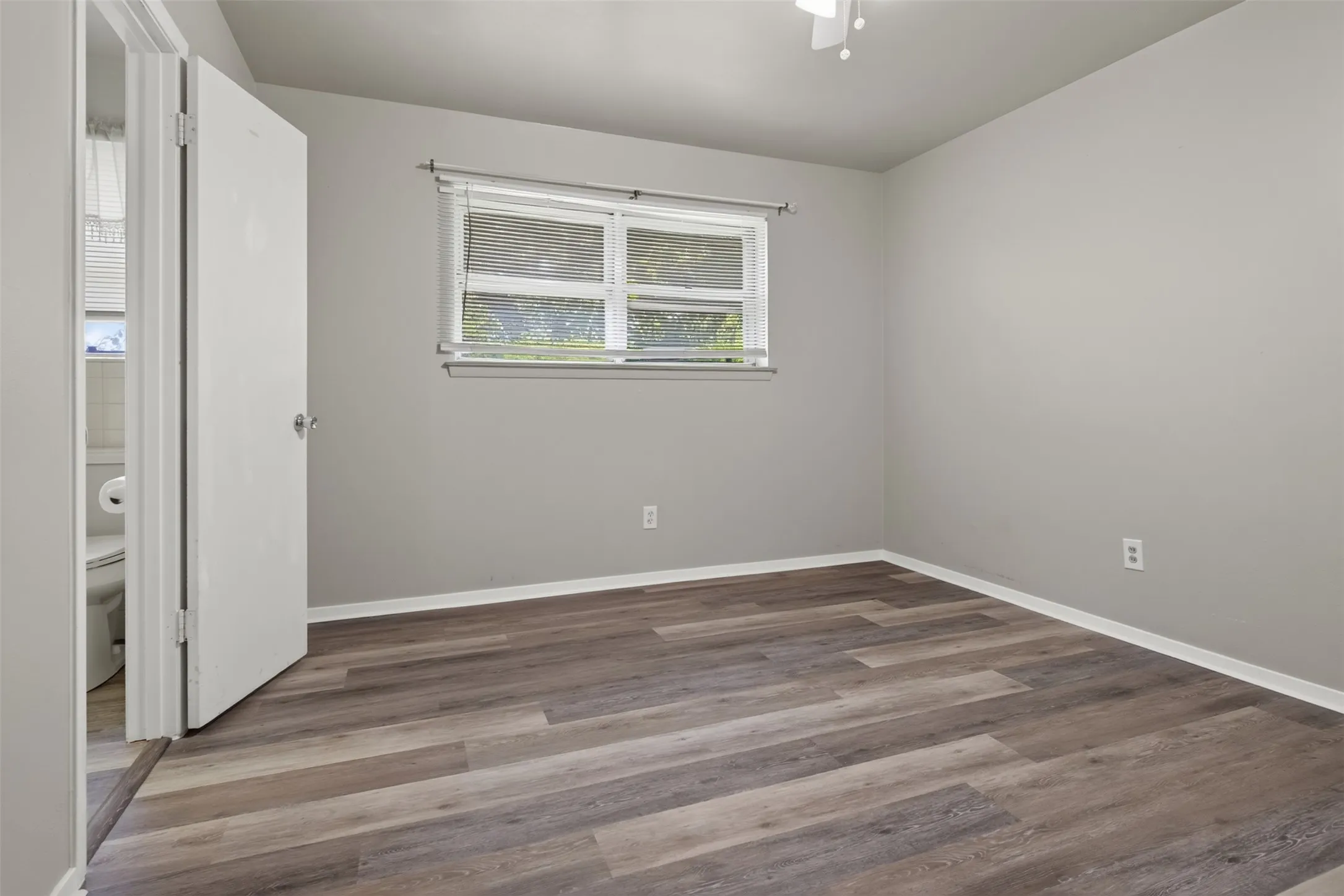 Single Family Residence For Sale in Johnson County , 105 Murray Street, Joshua, Texas 76058, 3 Bedroom, 2 Bathroom, Garage spaces, 1,384 Sqft, built in 1967, mls#21378828, Real Estate Agent in Joshua, Homes For Sale in Johnson county, Homes For Sale in Joshua, Realtor in Joshua Texas, Real Estate Brokerage Independent Realty Texas, Luminita Cordes Realtor