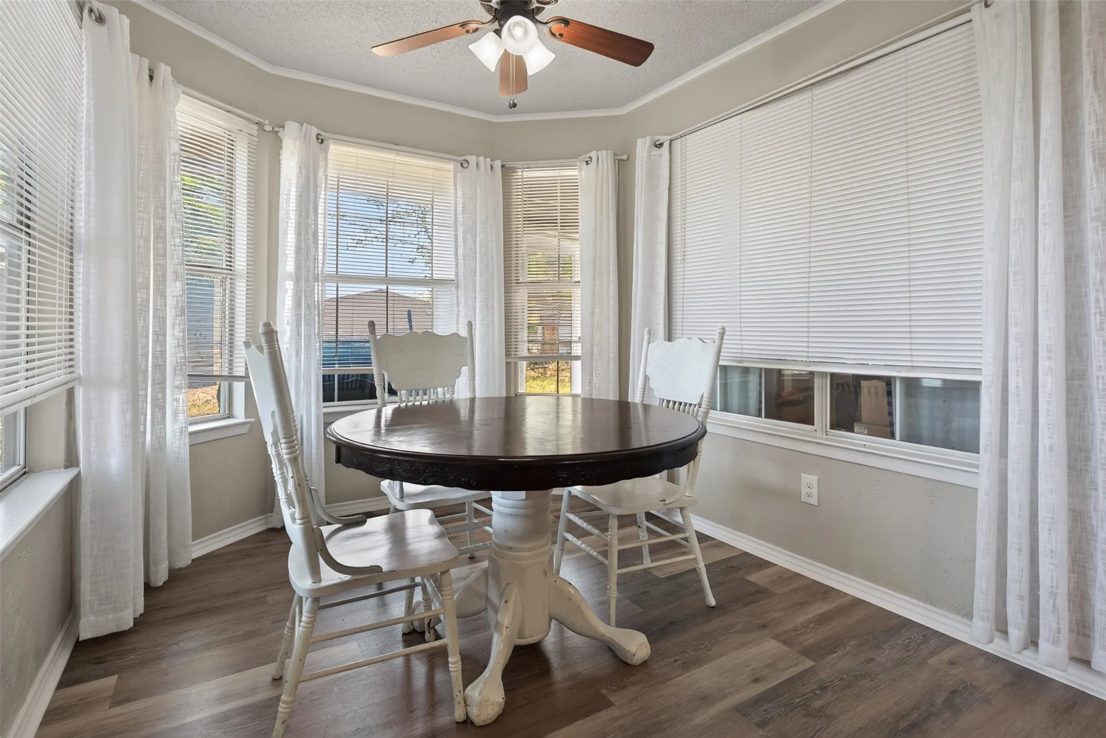 Single Family Residence For Sale in Johnson County , 105 Murray Street, Joshua, Texas 76058, 3 Bedroom, 2 Bathroom, Garage spaces, 1,384 Sqft, built in 1967, mls#21378828, Real Estate Agent in Joshua, Homes For Sale in Johnson county, Homes For Sale in Joshua, Realtor in Joshua Texas, Real Estate Brokerage Independent Realty Texas, Luminita Cordes Realtor