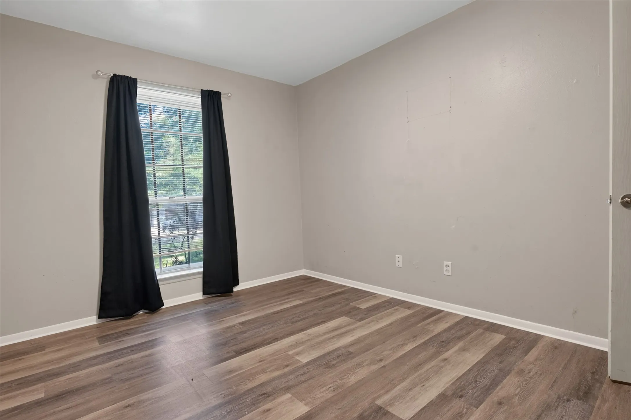 Single Family Residence For Sale in Johnson County , 105 Murray Street, Joshua, Texas 76058, 3 Bedroom, 2 Bathroom, Garage spaces, 1,384 Sqft, built in 1967, mls#21378828, Real Estate Agent in Joshua, Homes For Sale in Johnson county, Homes For Sale in Joshua, Realtor in Joshua Texas, Real Estate Brokerage Independent Realty Texas, Luminita Cordes Realtor