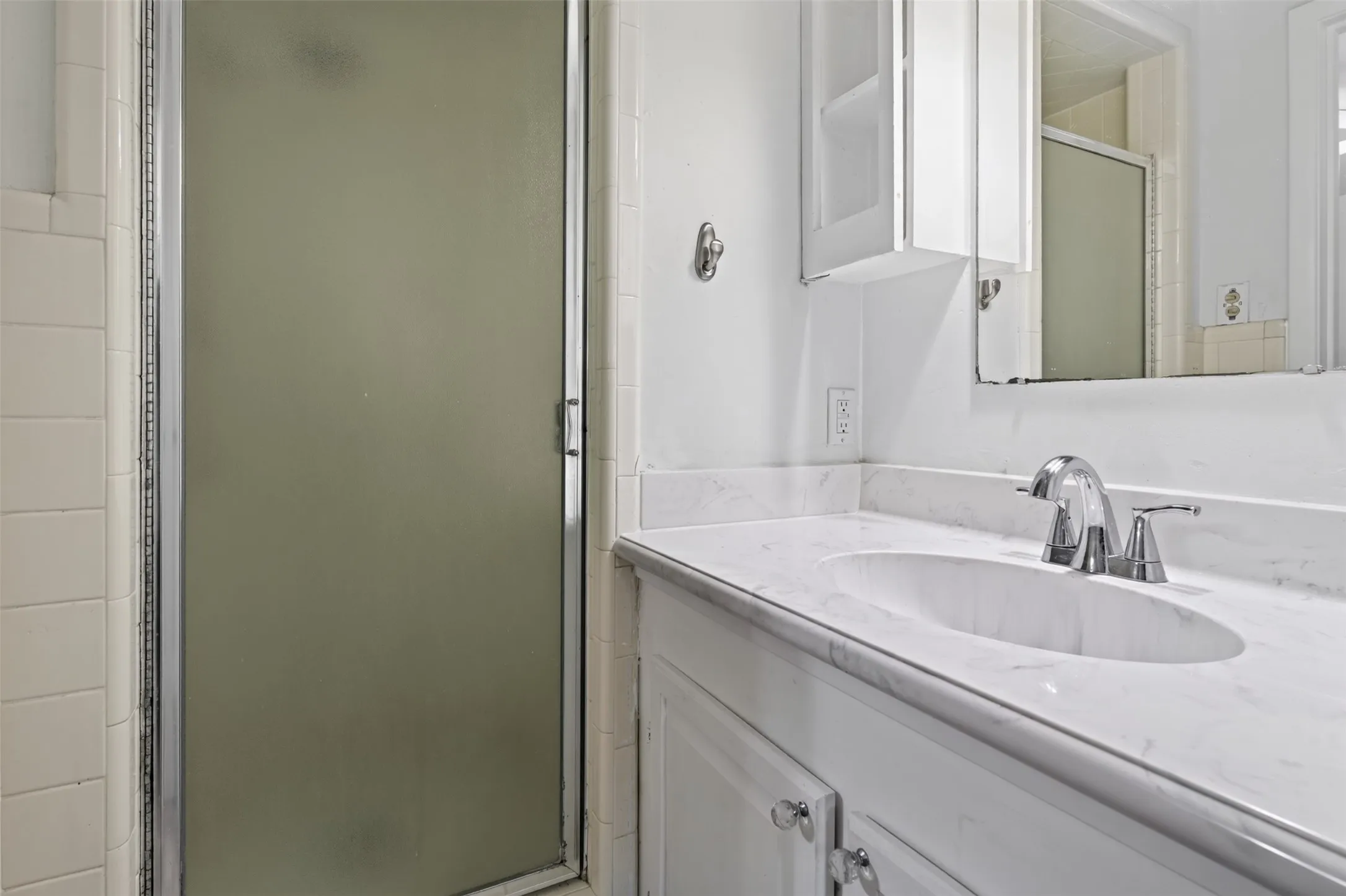 Single Family Residence For Sale in Johnson County , 105 Murray Street, Joshua, Texas 76058, 3 Bedroom, 2 Bathroom, Garage spaces, 1,384 Sqft, built in 1967, mls#21378828, Real Estate Agent in Joshua, Homes For Sale in Johnson county, Homes For Sale in Joshua, Realtor in Joshua Texas, Real Estate Brokerage Independent Realty Texas, Luminita Cordes Realtor