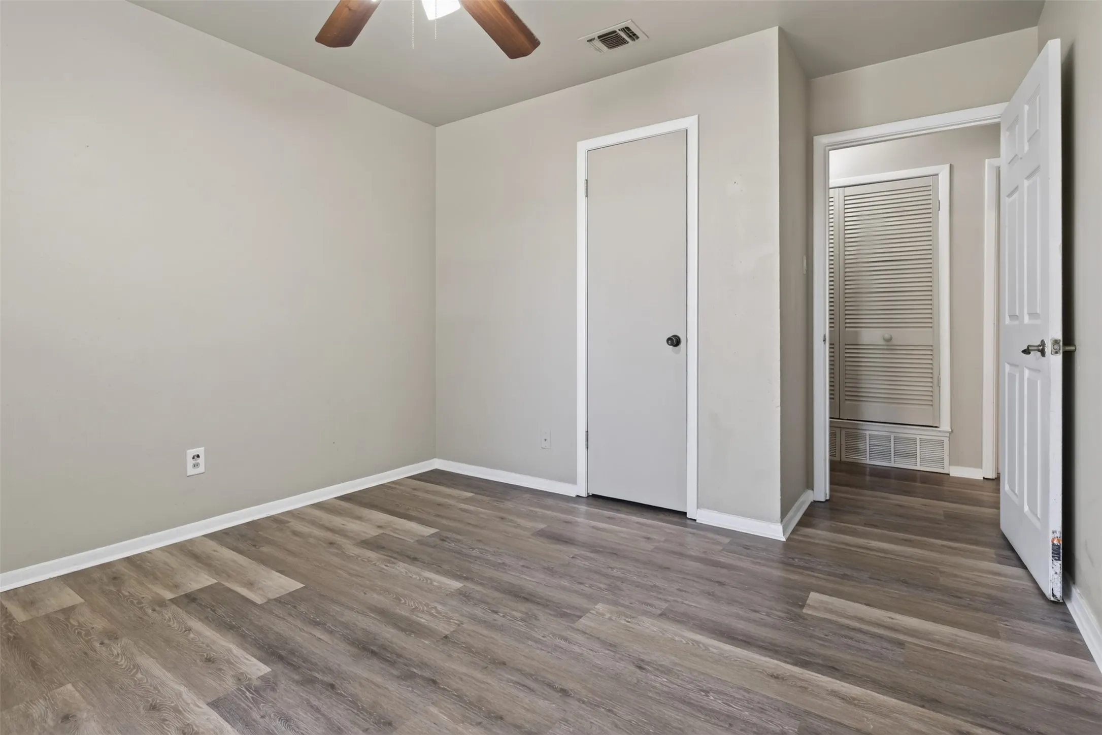 Single Family Residence For Sale in Johnson County , 105 Murray Street, Joshua, Texas 76058, 3 Bedroom, 2 Bathroom, Garage spaces, 1,384 Sqft, built in 1967, mls#21378828, Real Estate Agent in Joshua, Homes For Sale in Johnson county, Homes For Sale in Joshua, Realtor in Joshua Texas, Real Estate Brokerage Independent Realty Texas, Luminita Cordes Realtor