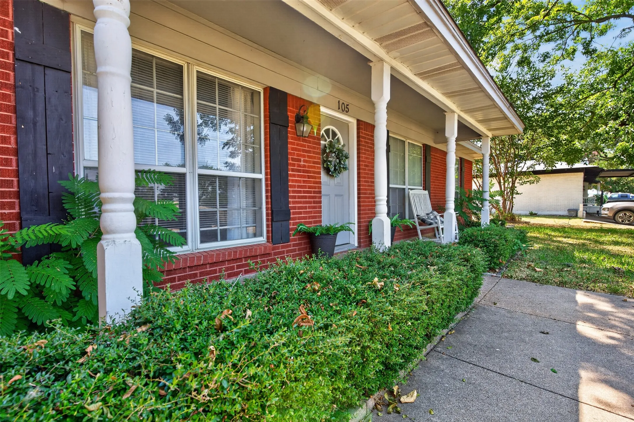 Single Family Residence For Sale in Johnson County , 105 Murray Street, Joshua, Texas 76058, 3 Bedroom, 2 Bathroom, Garage spaces, 1,384 Sqft, built in 1967, mls#21378828, Real Estate Agent in Joshua, Homes For Sale in Johnson county, Homes For Sale in Joshua, Realtor in Joshua Texas, Real Estate Brokerage Independent Realty Texas, Luminita Cordes Realtor