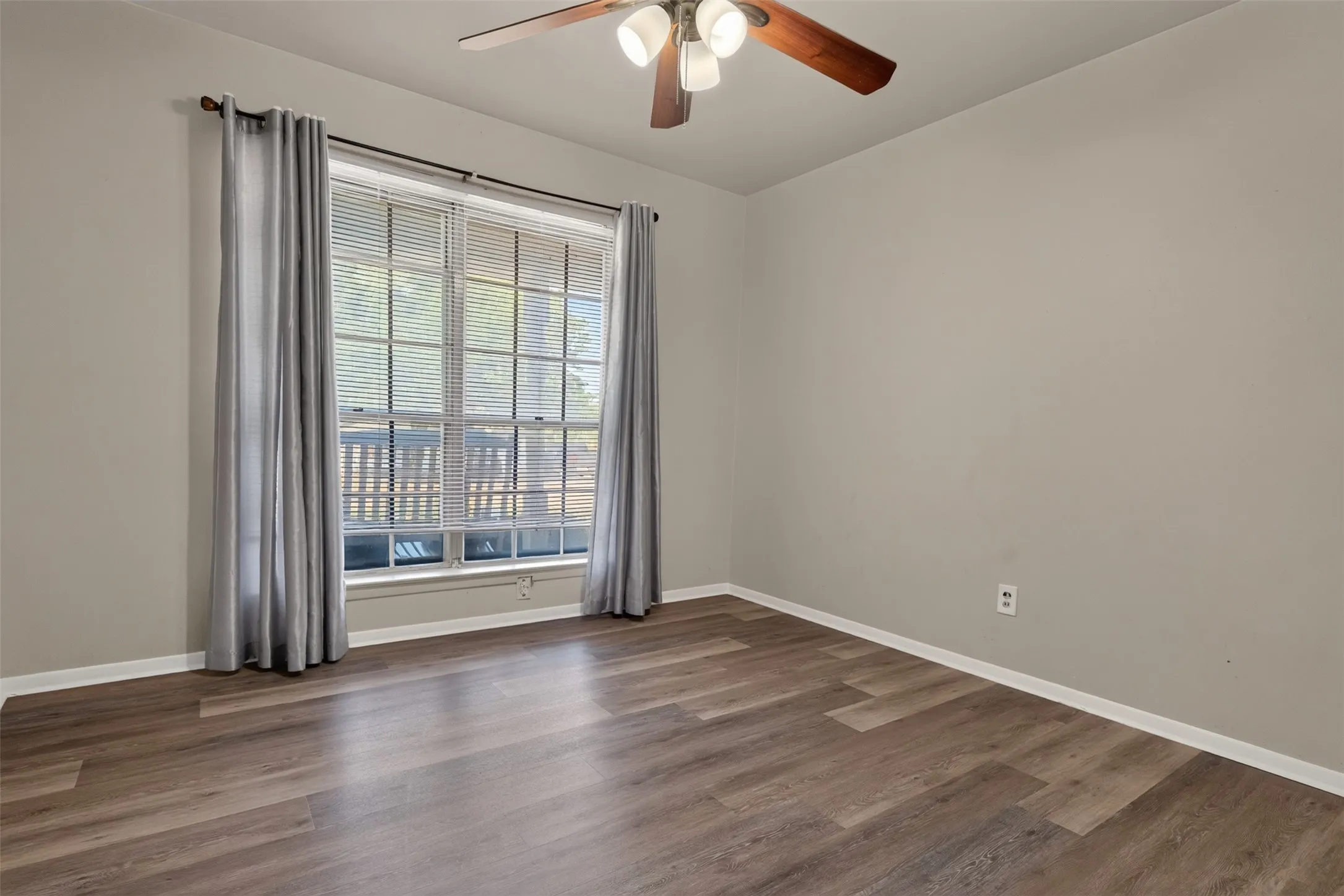 Single Family Residence For Sale in Johnson County , 105 Murray Street, Joshua, Texas 76058, 3 Bedroom, 2 Bathroom, Garage spaces, 1,384 Sqft, built in 1967, mls#21378828, Real Estate Agent in Joshua, Homes For Sale in Johnson county, Homes For Sale in Joshua, Realtor in Joshua Texas, Real Estate Brokerage Independent Realty Texas, Luminita Cordes Realtor