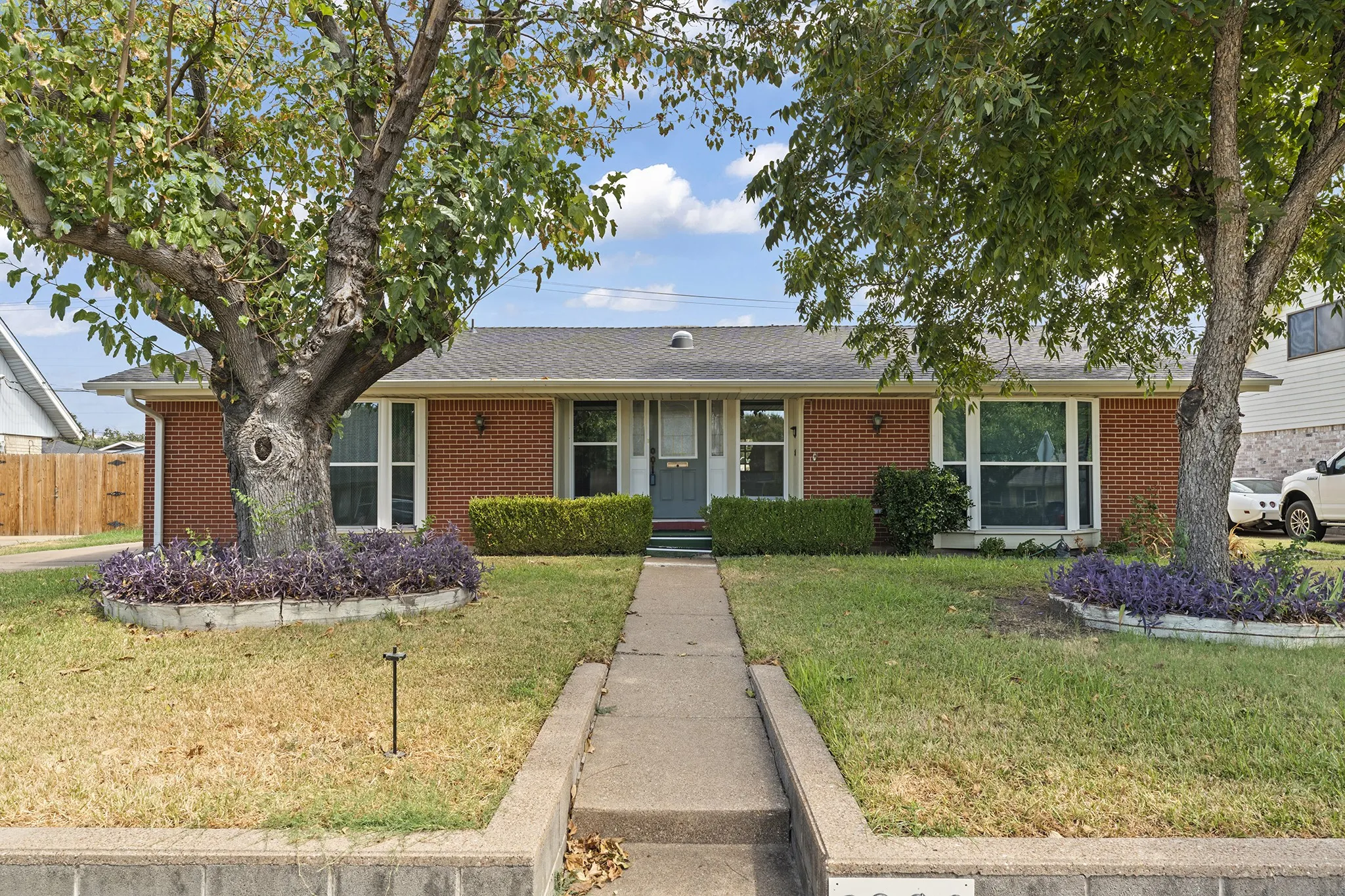 Single Family Residence For Sale in Dallas County , 2906 cheyenne Street, Irving, Texas 75062, 4 Bedroom, 2 Bathroom, Garage spaces, 1,886 Sqft, built in 1964, mls#21380516, Real Estate Agent in Irving, Homes For Sale in Dallas county, Homes For Sale in Irving, Realtor in Irving Texas, Real Estate Brokerage Independent Realty Texas, Luminita Cordes Realtor