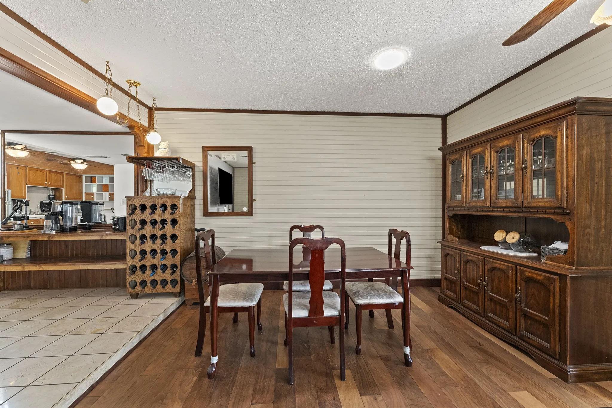 Single Family Residence For Sale in Dallas County , 2906 cheyenne Street, Irving, Texas 75062, 4 Bedroom, 2 Bathroom, Garage spaces, 1,886 Sqft, built in 1964, mls#21380516, Real Estate Agent in Irving, Homes For Sale in Dallas county, Homes For Sale in Irving, Realtor in Irving Texas, Real Estate Brokerage Independent Realty Texas, Luminita Cordes Realtor