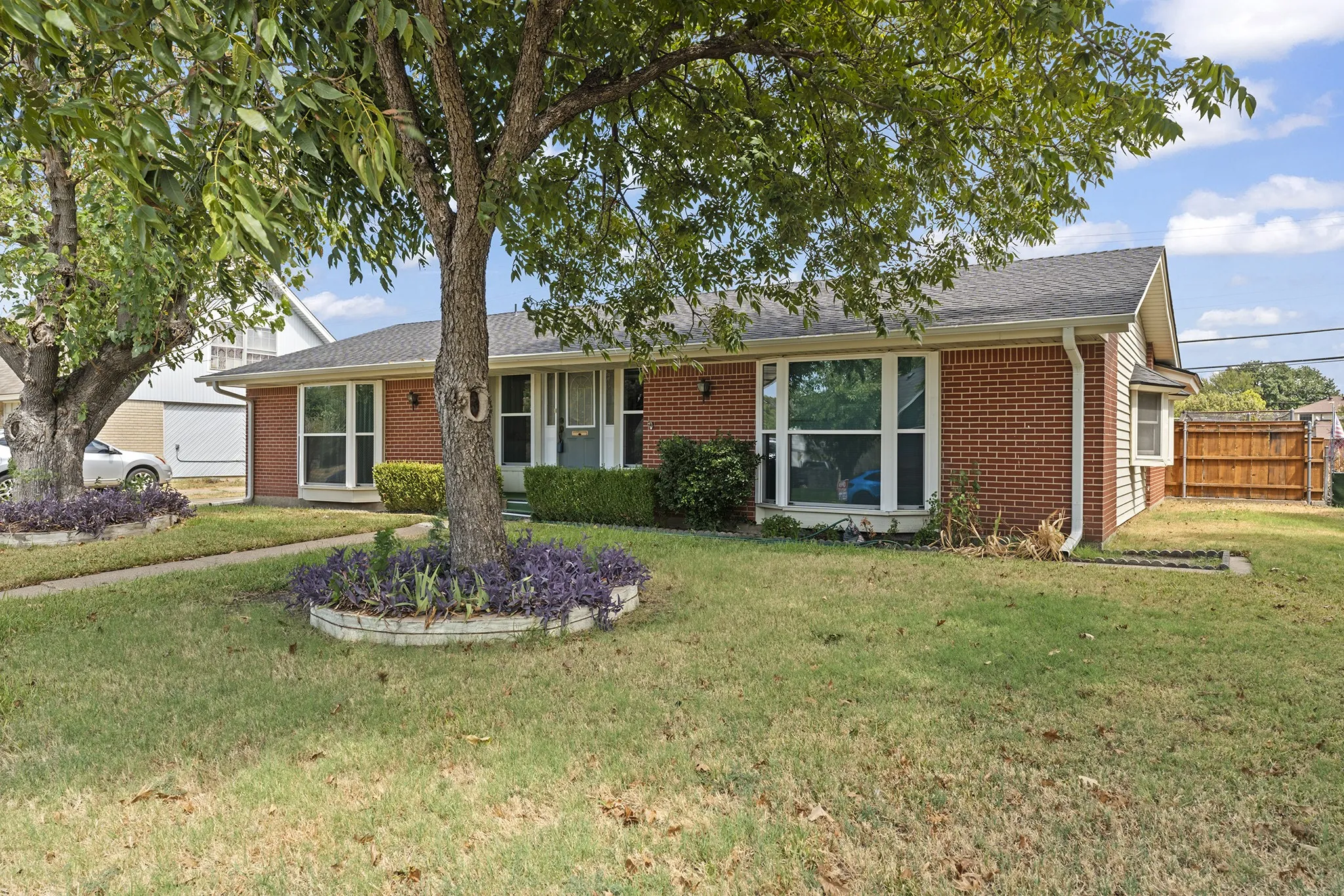 Single Family Residence For Sale in Dallas County , 2906 cheyenne Street, Irving, Texas 75062, 4 Bedroom, 2 Bathroom, Garage spaces, 1,886 Sqft, built in 1964, mls#21380516, Real Estate Agent in Irving, Homes For Sale in Dallas county, Homes For Sale in Irving, Realtor in Irving Texas, Real Estate Brokerage Independent Realty Texas, Luminita Cordes Realtor