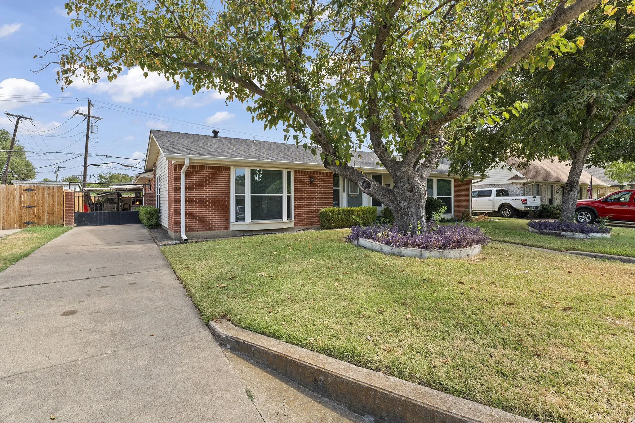 Single Family Residence For Sale in Dallas County , 2906 cheyenne Street, Irving, Texas 75062, 4 Bedroom, 2 Bathroom, Garage spaces, 1,886 Sqft, built in 1964, mls#21380516, Real Estate Agent in Irving, Homes For Sale in Dallas county, Homes For Sale in Irving, Realtor in Irving Texas, Real Estate Brokerage Independent Realty Texas, Luminita Cordes Realtor