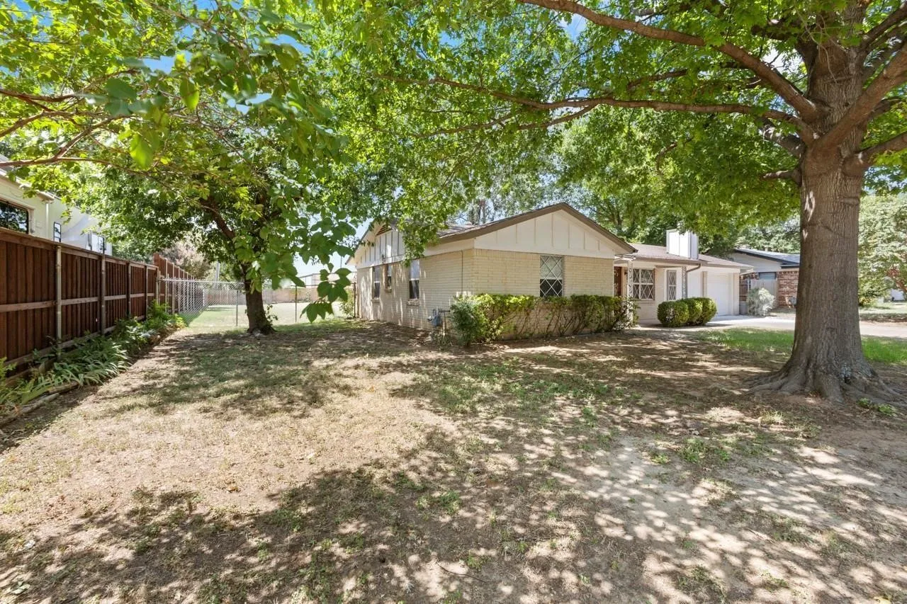 Single Family Residence For Rent in Tarrant County , 2921 Needles Street, Euless, Texas 76040, 3 Bedroom, 2 Bathroom, 1 Garage spaces, 1,062 Sqft, built in 1961, mls#21380522, Real Estate Agent in Euless, Homes For Rent in Tarrant county, Homes For Rent in Euless, Realtor in Euless Texas, Real Estate Brokerage Independent Realty Texas, Luminita Cordes Realtor
