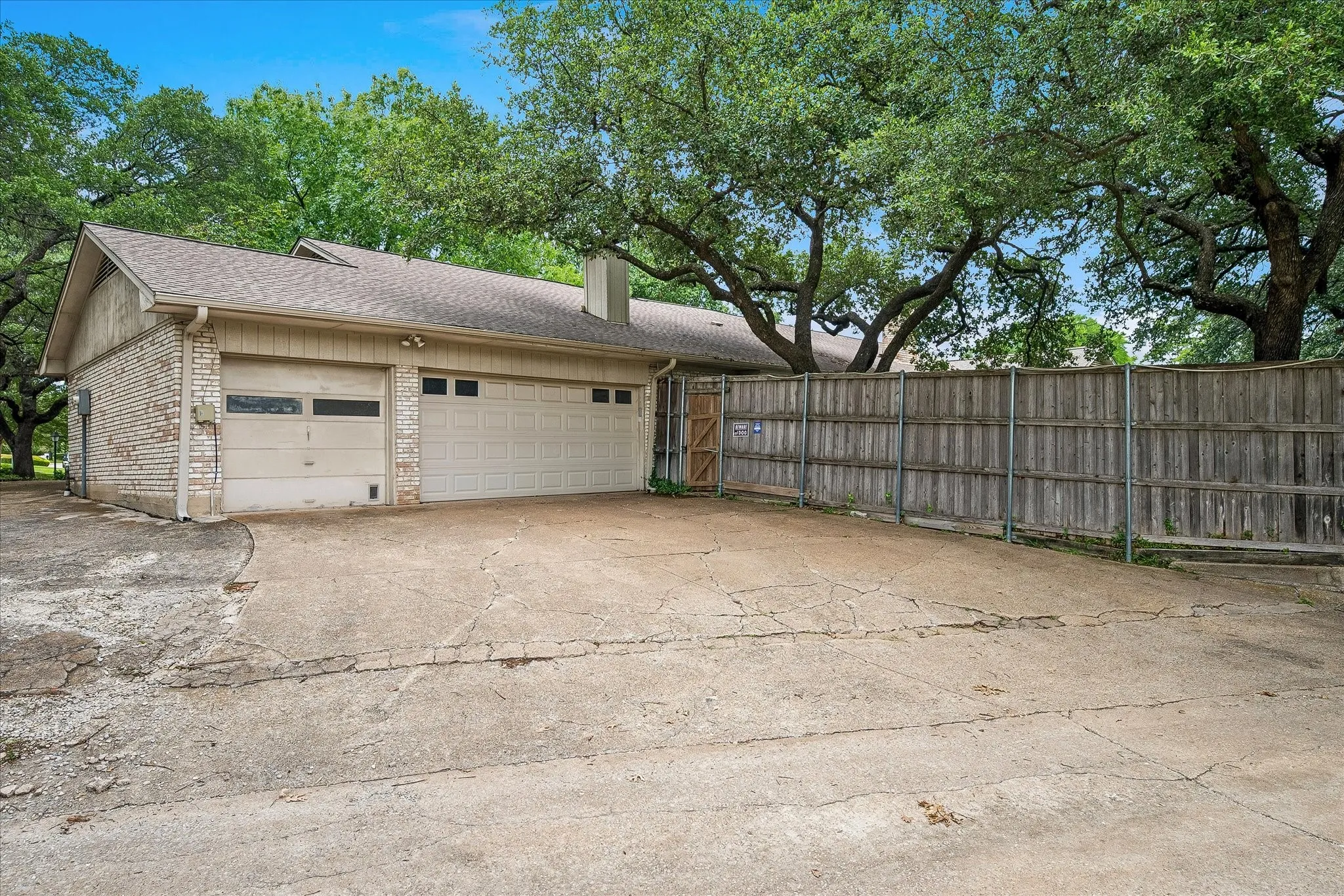 Garages and driveway