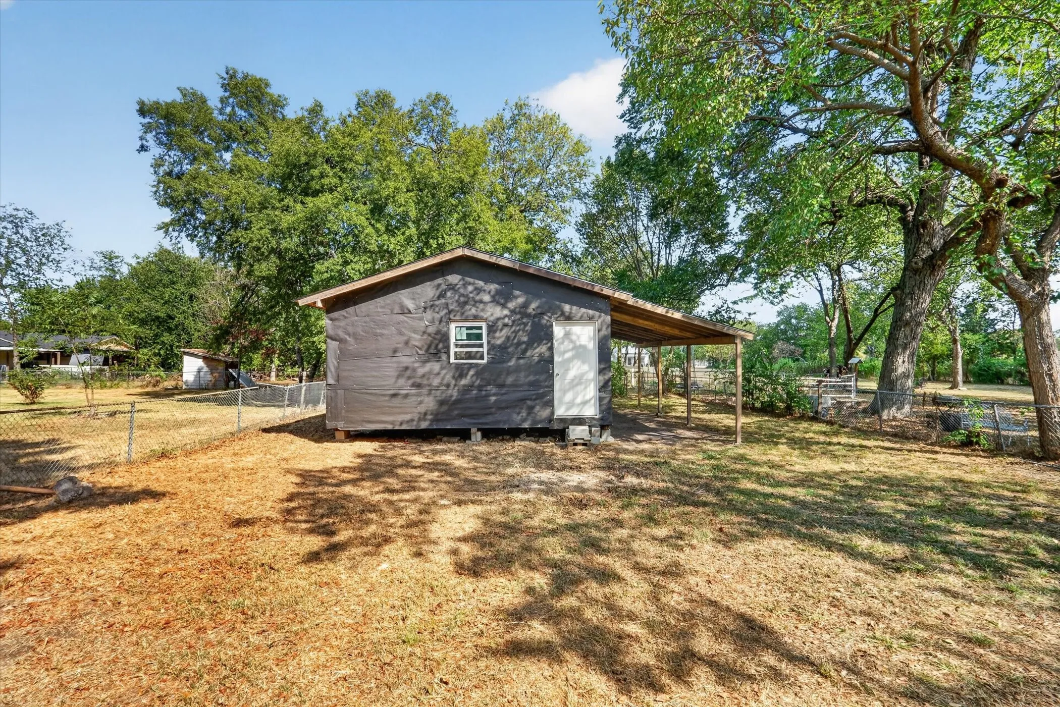 Single Family Residence For Sale in Kaufman County , 906 N Catherine Street, Terrell, Texas 75160, 3 Bedroom, 1 Bathroom, Garage spaces, 1,152 Sqft, built in 1960, mls#21379239, Real Estate Agent in Terrell, Homes For Sale in Kaufman county, Homes For Sale in Terrell, Realtor in Terrell Texas, Real Estate Brokerage Independent Realty Texas, Luminita Cordes Realtor