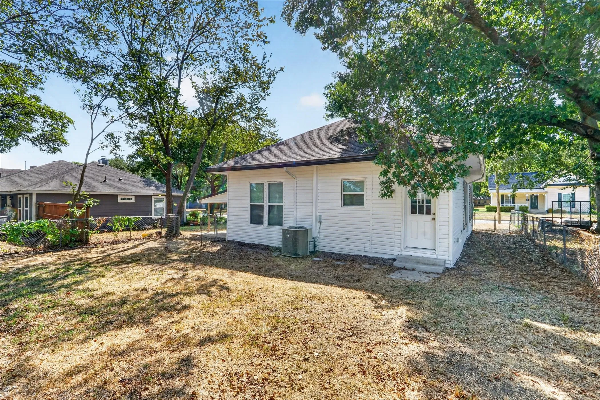 Single Family Residence For Sale in Kaufman County , 906 N Catherine Street, Terrell, Texas 75160, 3 Bedroom, 1 Bathroom, Garage spaces, 1,152 Sqft, built in 1960, mls#21379239, Real Estate Agent in Terrell, Homes For Sale in Kaufman county, Homes For Sale in Terrell, Realtor in Terrell Texas, Real Estate Brokerage Independent Realty Texas, Luminita Cordes Realtor